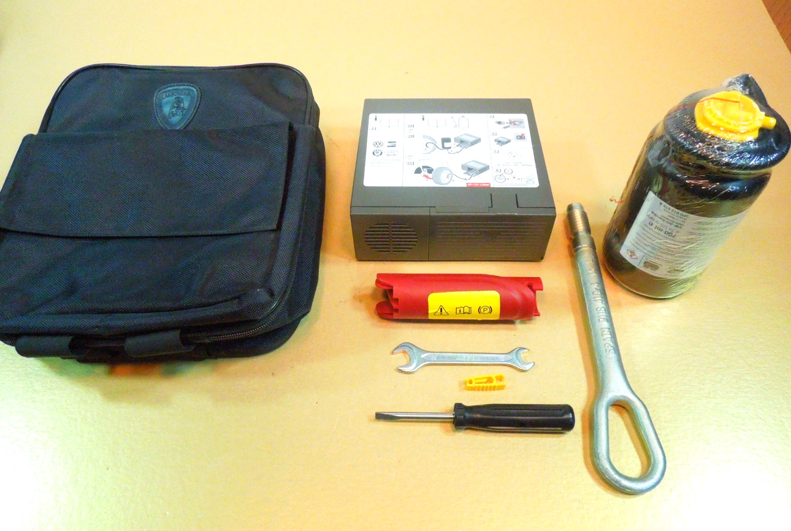 LAMBORGHINI AVENTADOR MURCIELAGO OWNERS MANUAL POUCH  AIR COMPRESSOR TOOL KIT 