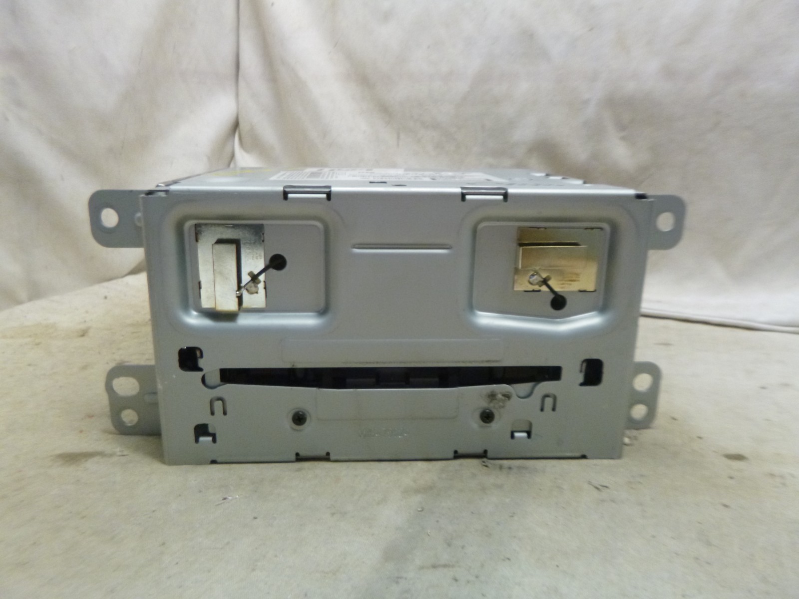 13 14 Chevrolet Malibu Radio Cd Mechanism 23140543 B1009