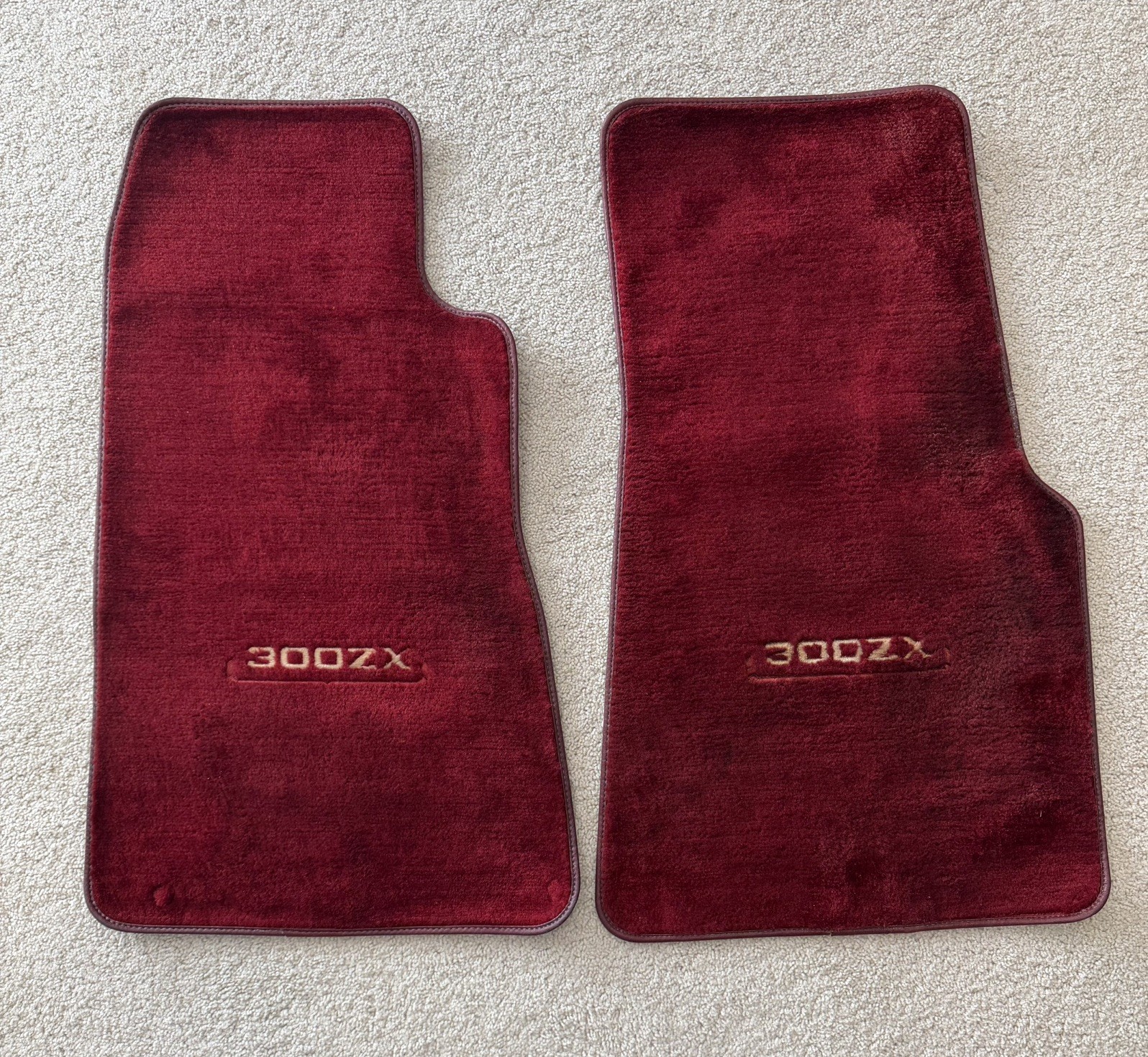 RARE 1984-1989 Nissan 300ZX 2pc Factory Front Floor Mats Red - OEM