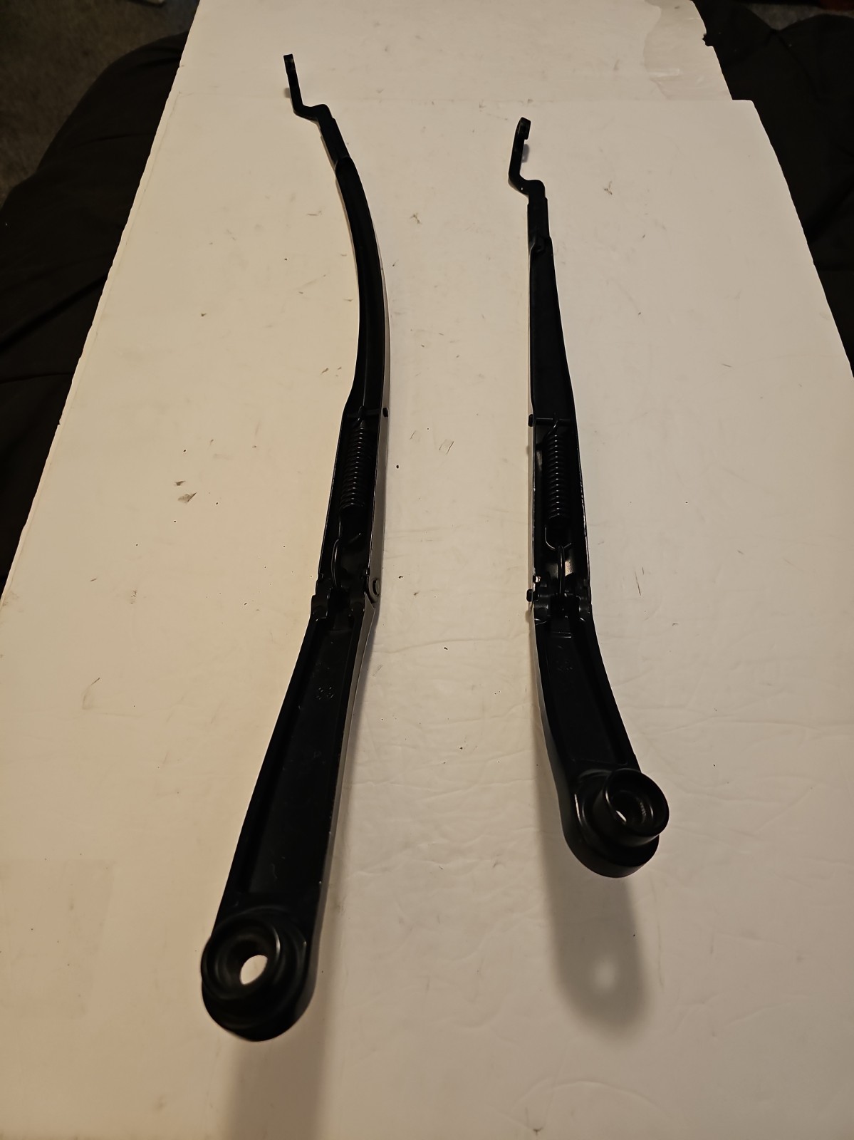 2017 2020 HYUNDAI ELANTRA FRONT LEFT & RIGHT WINDSHIELD WIPER ARMS OEM 