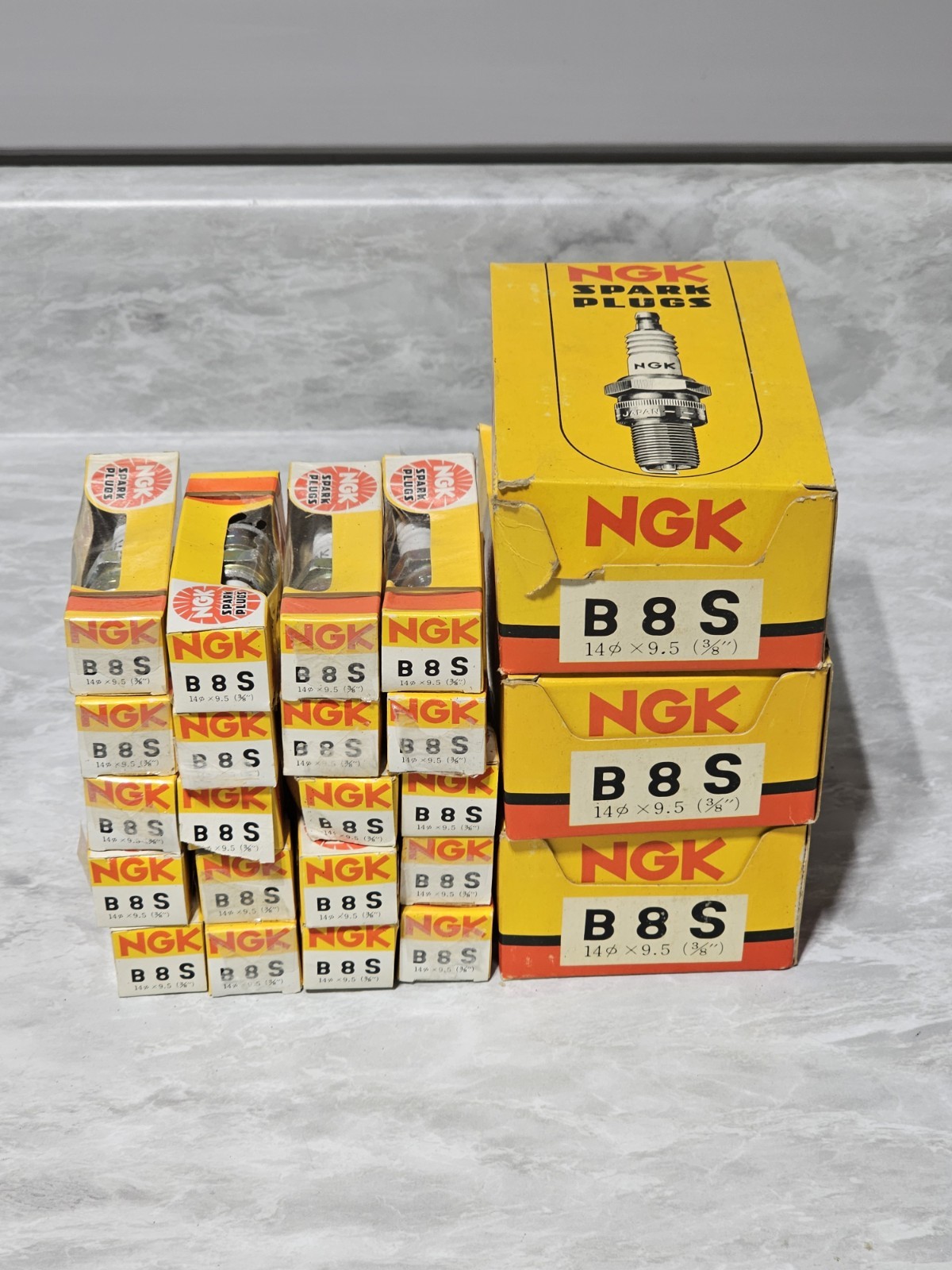 Quantity 50 New Old Stock NGK B-8S Spak Plugs Quantity 50 New Old Stock NGK B-8S Spak Plugs