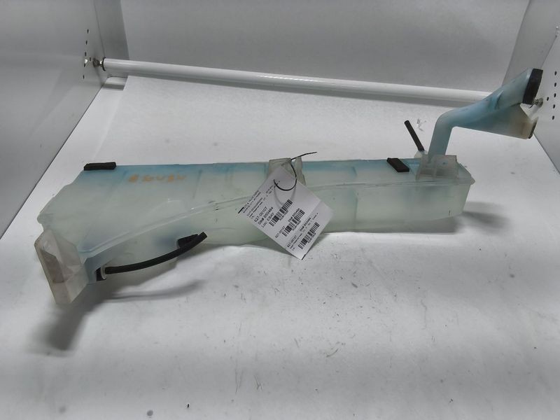 2010-2016 Cadillac SRX Windshield 3.6L Washer Reservoir FWD w/o headlamp oem 