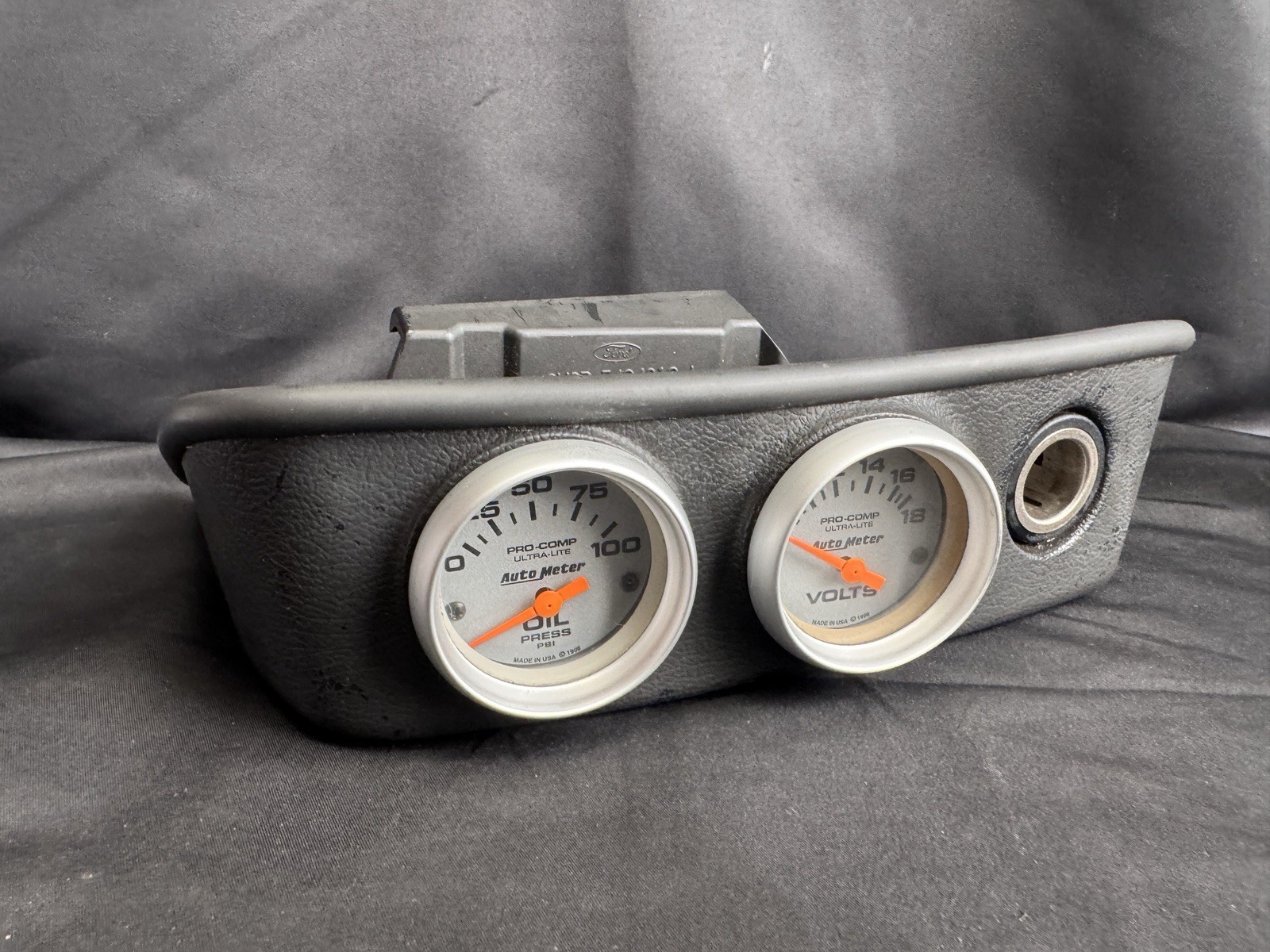 OEM 2003-2004 Mercury Marauder Crown Victoria Center Dash Gauges Pod Tested