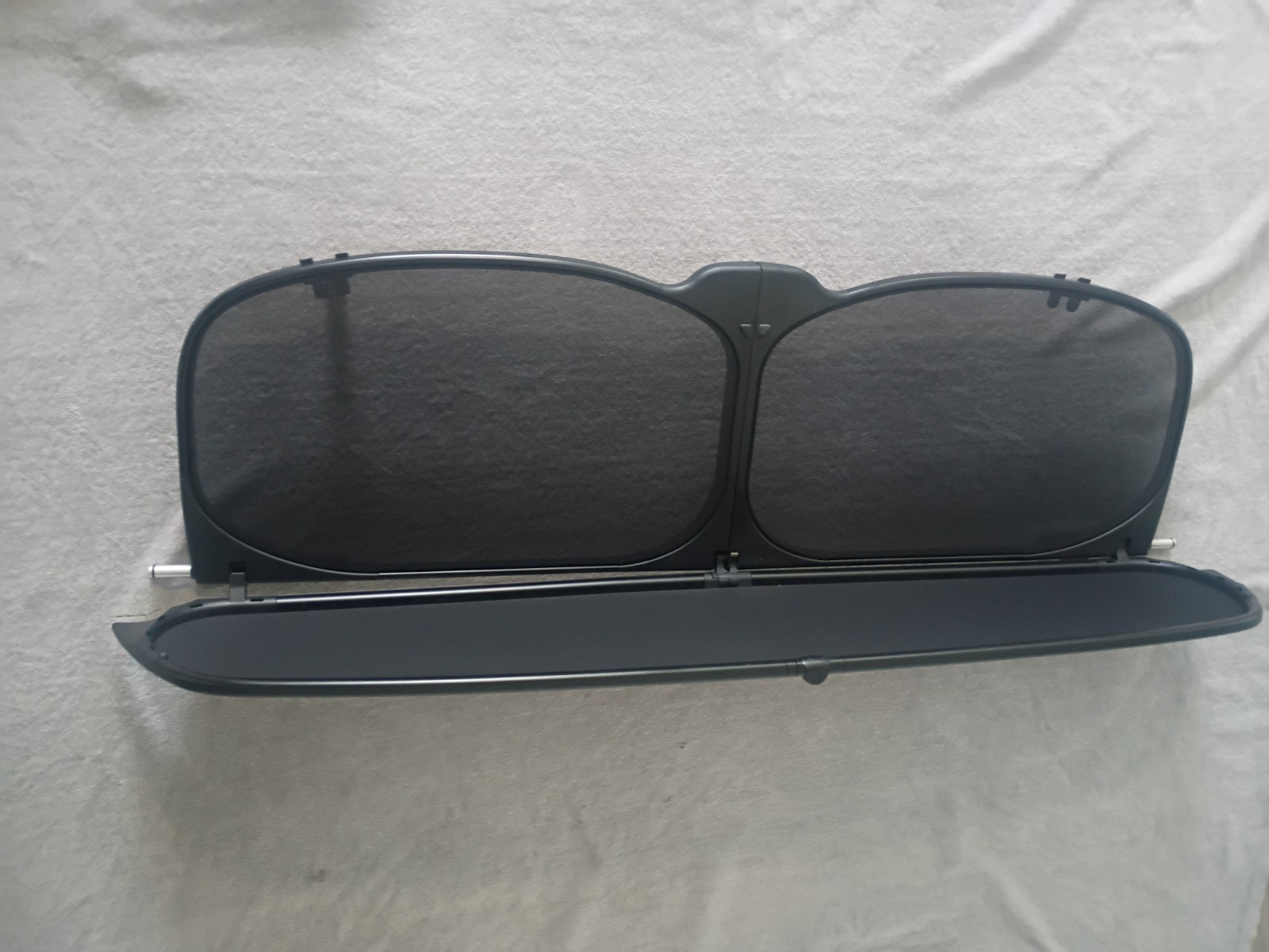 2004-2009 Mercedes W209 CLK500 CLK350 CLK55 Wind Screen Deflector with Case. 2004-2009 Mercedes W209 CLK500 CLK350 CLK55 Wind Screen Deflector with Case.