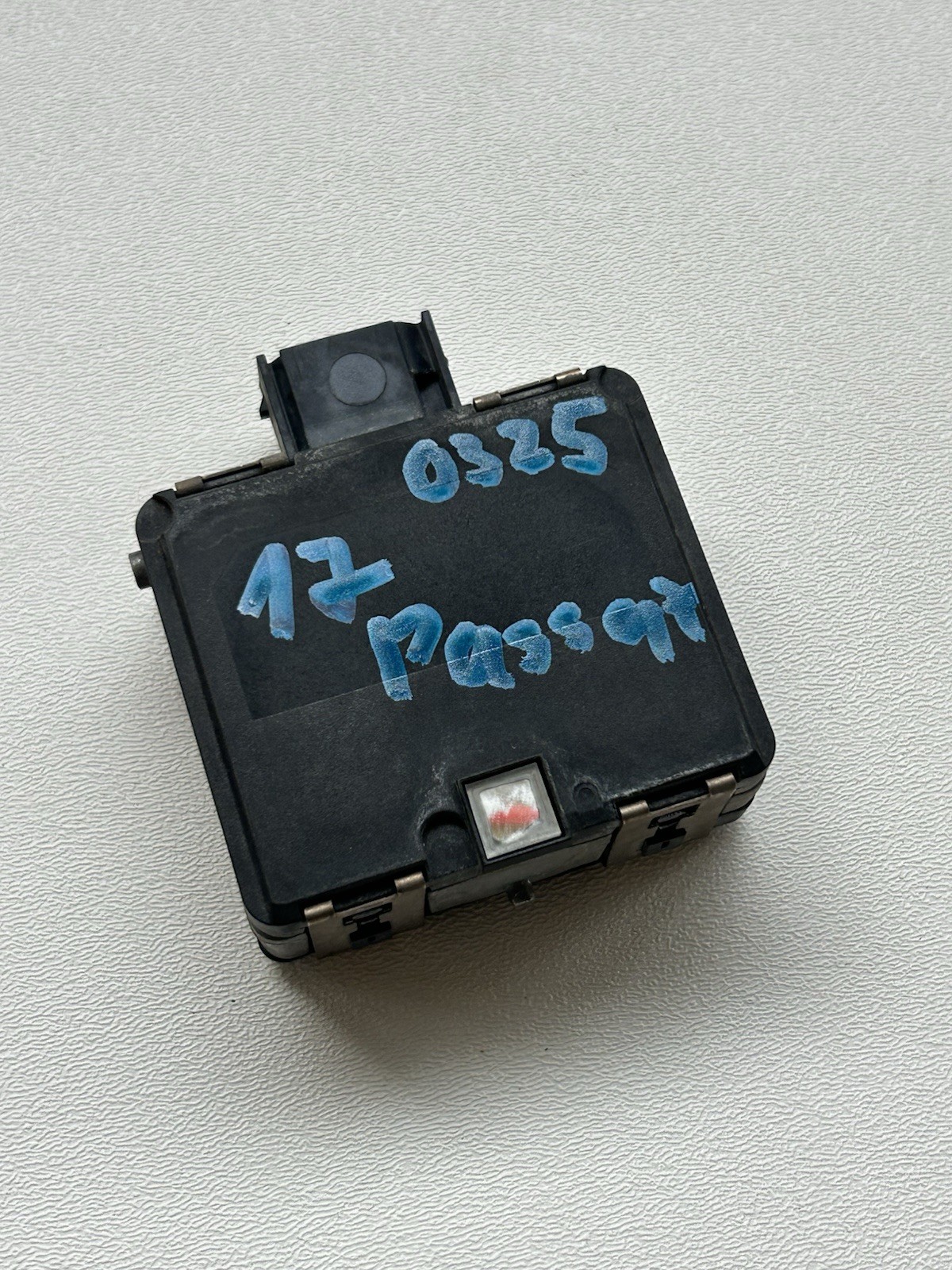2016-2022 VW PASSAT ADAPTIVE CRUISE CONTROL DISTANCE RADAR SENSOR 561907561A OEM