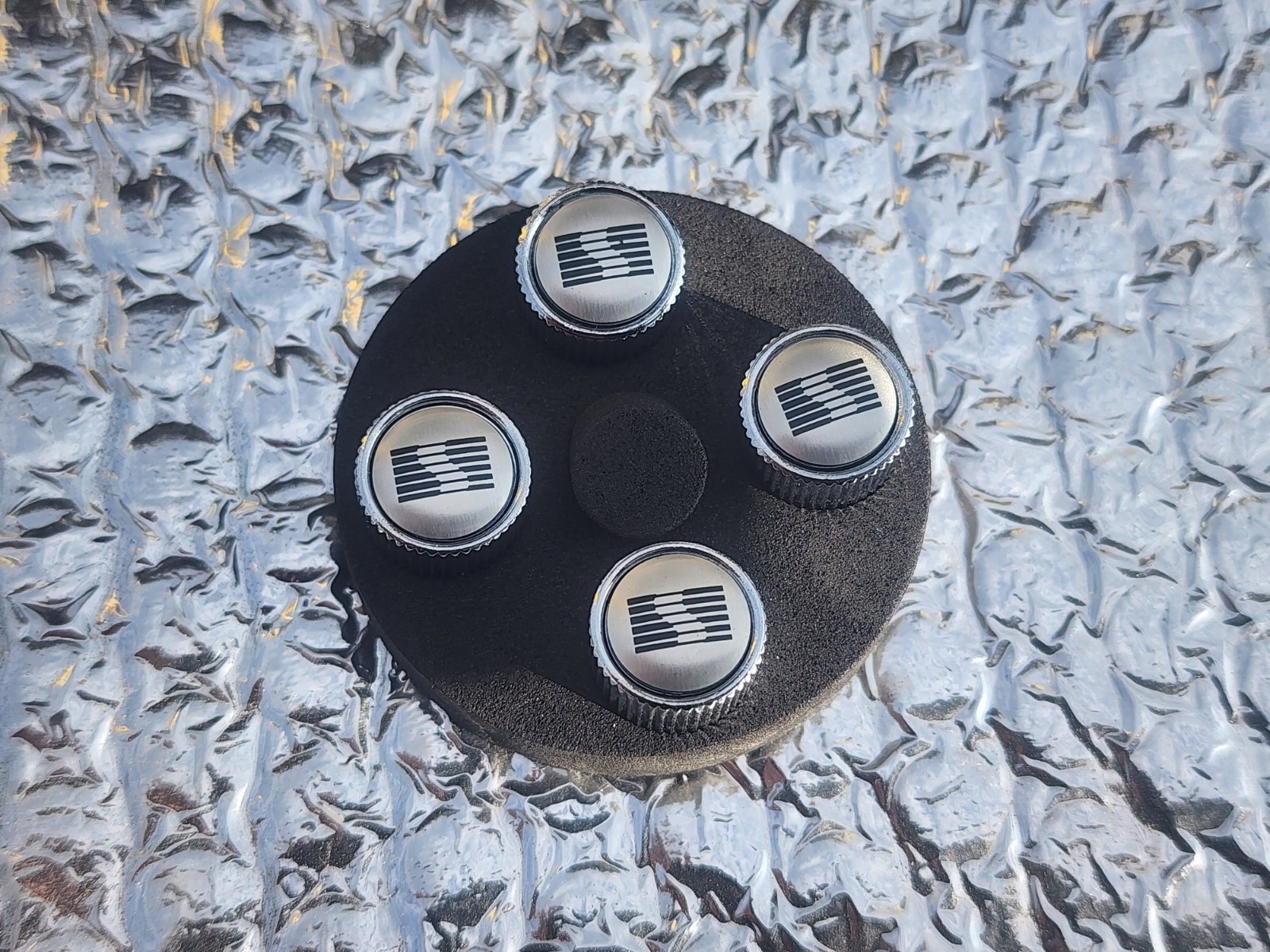 SALEEN MUSTANG VALVE STEM CAPS Never Used 80s 90s Cobra Foxbody S351 Metal SALEEN MUSTANG VALVE STEM CAPS Never Used 80s 90s Cobra Foxbody S351 Metal