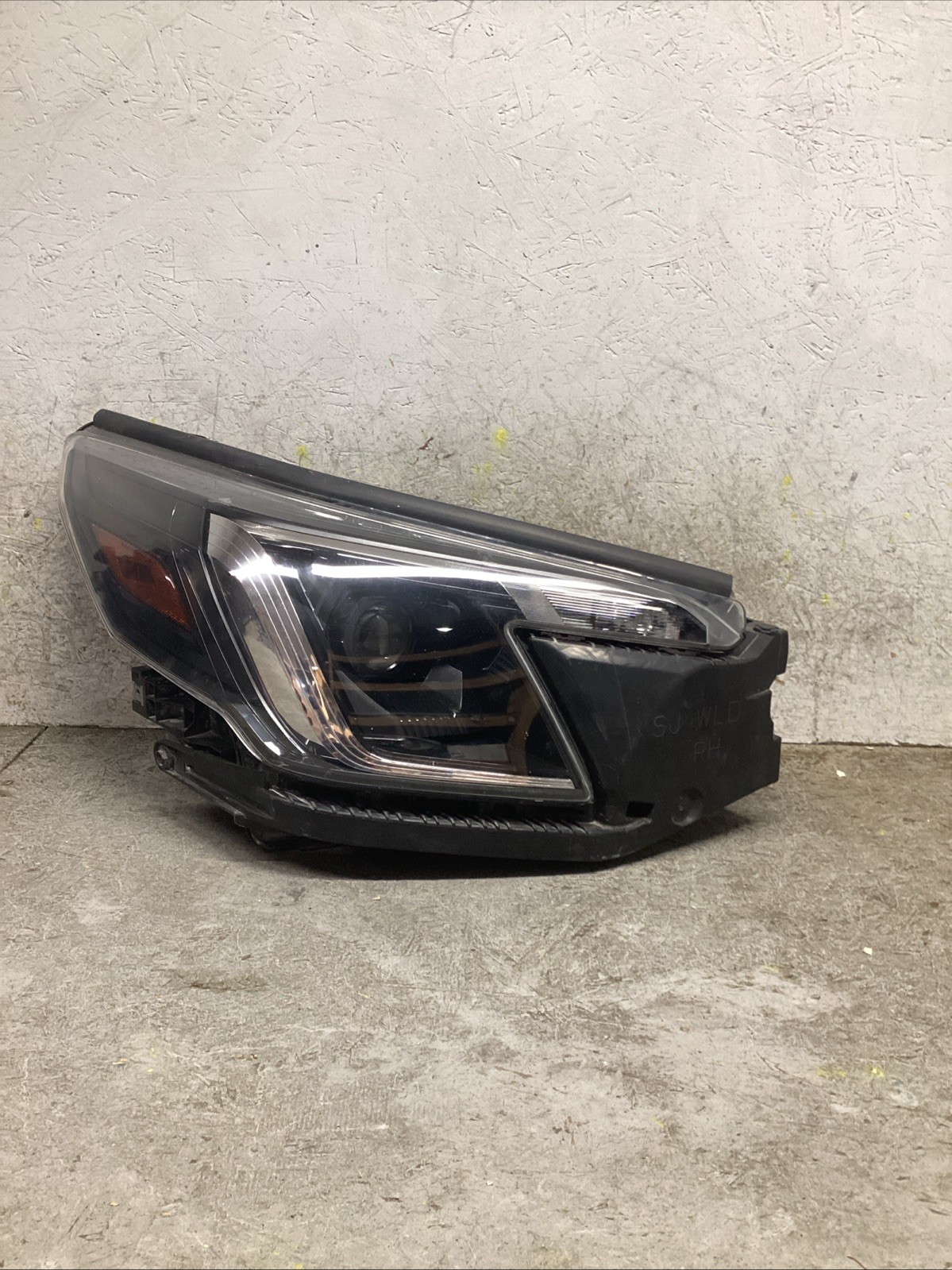 2022-2025 Subaru Forester Right RH PASSENGER SIDE LED Headlight OEM WILDERNESS 2022-2025 Subaru Forester Right RH PASSENGER SIDE LED Headlight OEM WILDERNESS