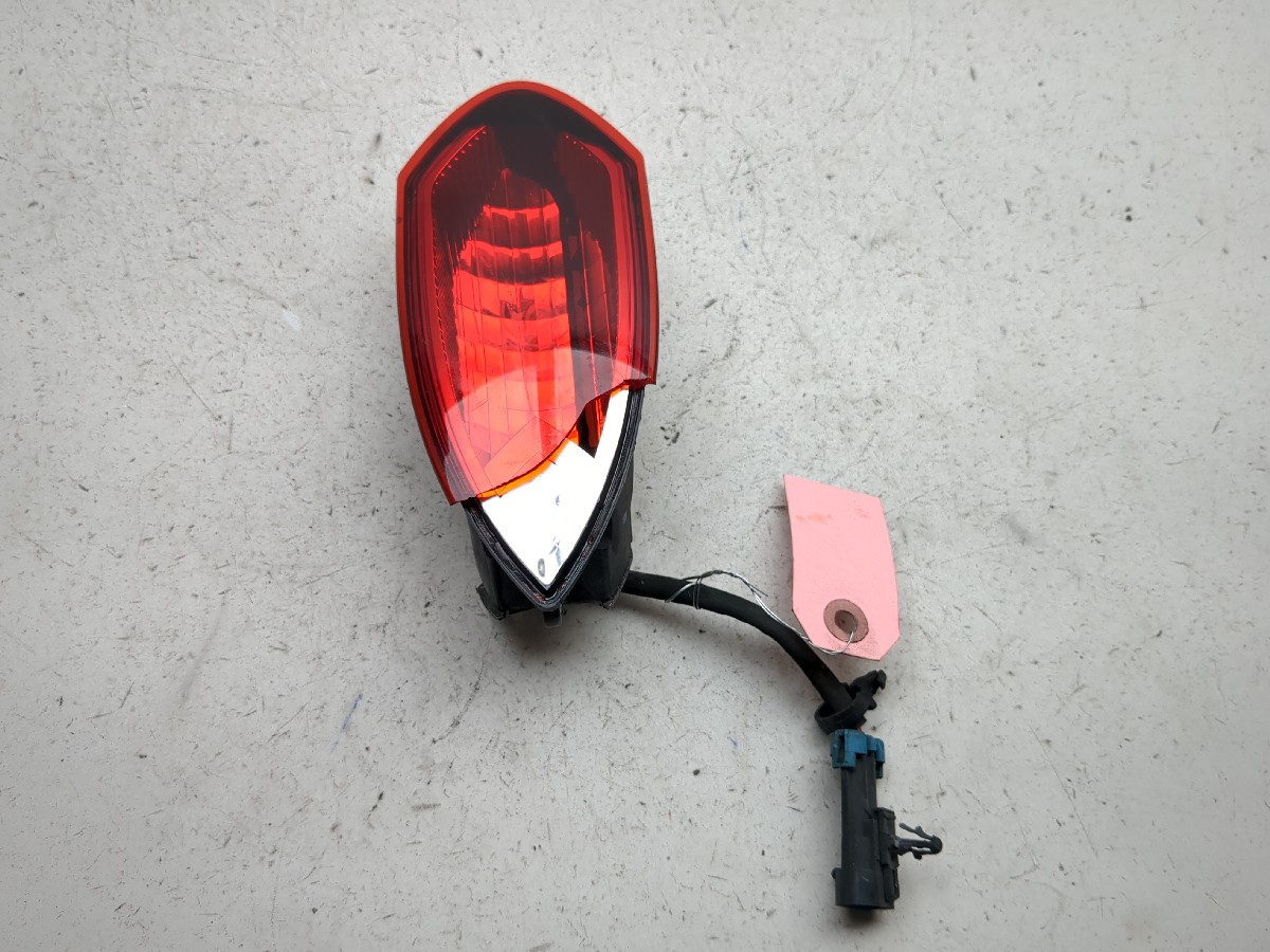 04-12 Victory Kingpin Taillight Tail Brake Light Lamp Lens