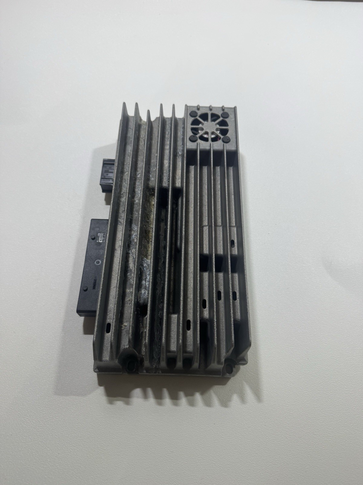 2009 - 2016 Audi A4 Q5 S4 SQ5 Bang & OLUFSEN Amplifier Genuine OEM 8T0035223AN 2009 - 2016 Audi A4 Q5 S4 SQ5 Bang & OLUFSEN Amplifier Genuine OEM 8T0035223AN