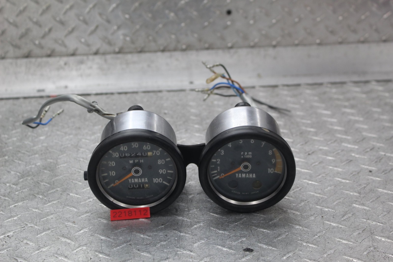 1973 YAMAHA DT 125 SPEEDOMETER & TACHOMETER GAUGE INSTRUMENT 308-83570-30-00