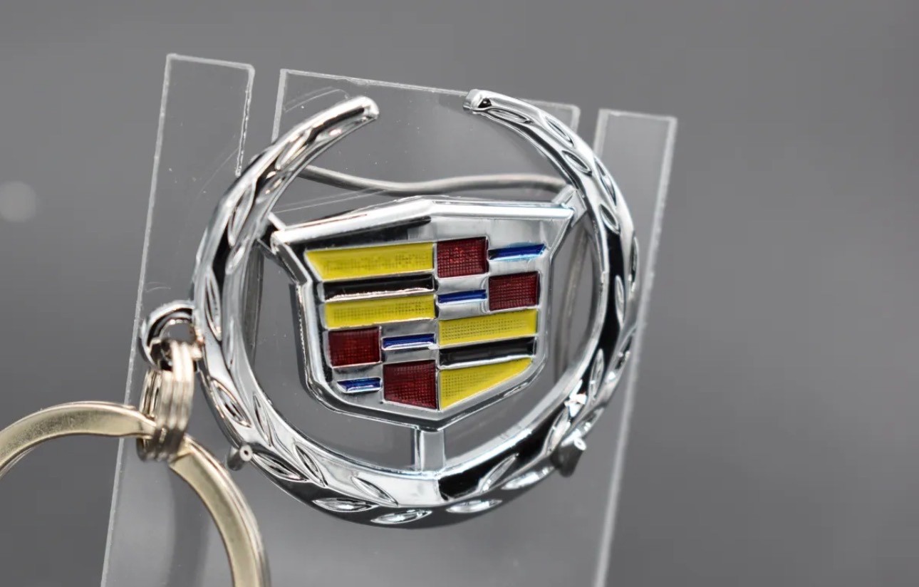 Very nice, unique Cadillac Crest emblem keychain