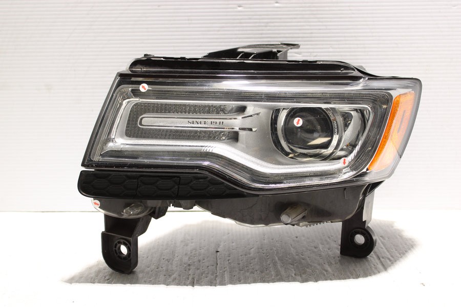2014-2016 Jeep Grand Cherokee Left Side HID Headlight Assembly OEM 68111001AF
