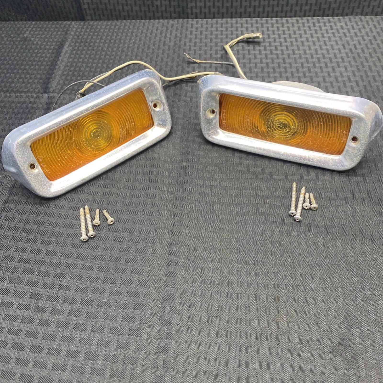 1965-66 Ford F100, F250 truck FOMOCO front turn signal Assembly Set LH RH