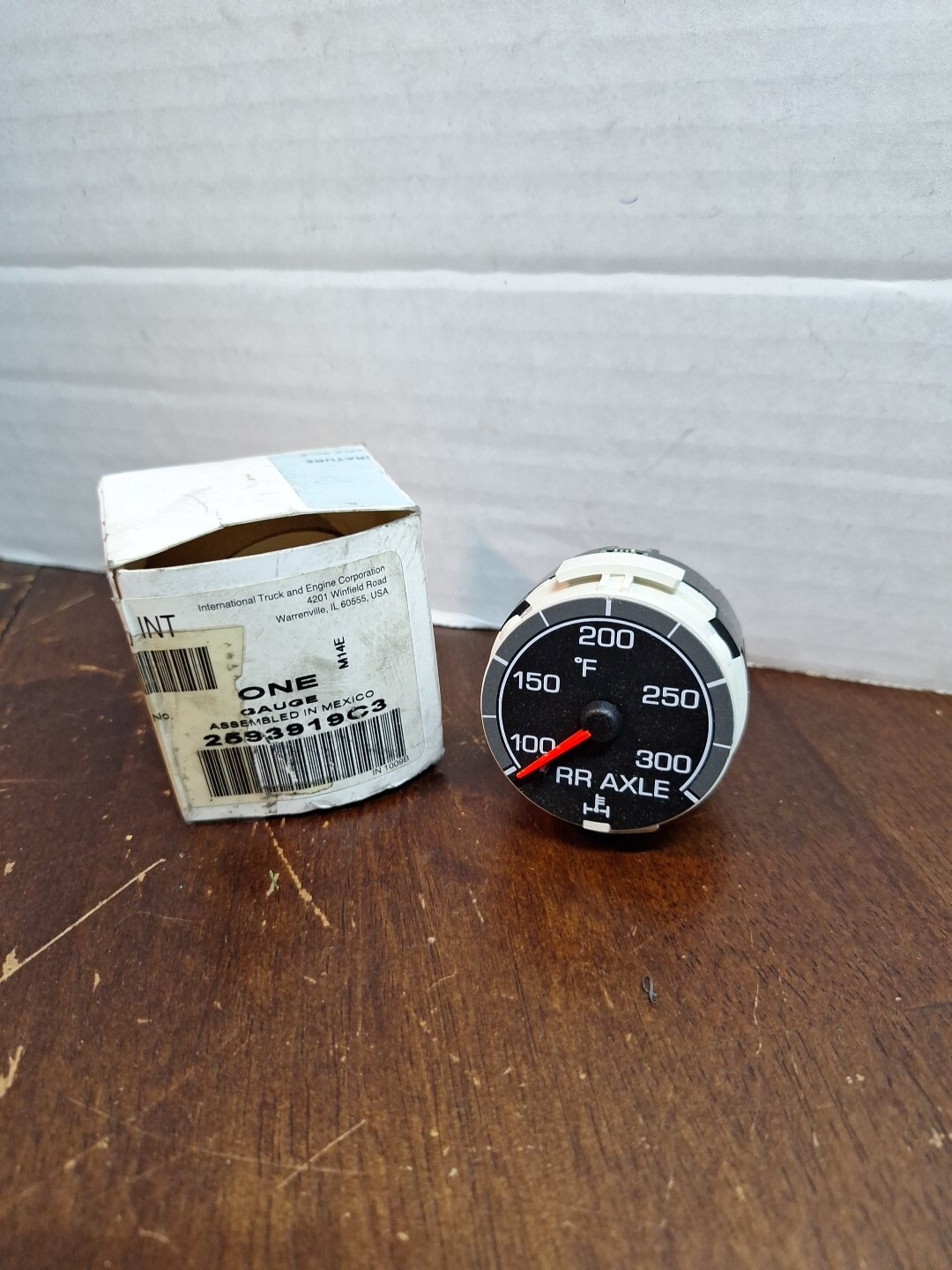 NOS International 2593919C3 Temperature Gauge SIC RR AXLE ENGL BLC