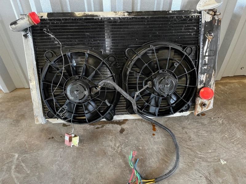 73-76 CORVETTE ALUMINUM AFT RADIATOR WITH ELEC FANS