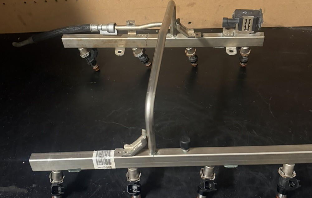 GM Fuel Rail Assembly fits 12660709 07-17 GM Trucks 4.8 5.3 LS V8 GM Fuel Rail Assembly fits 12660709 07-17 GM Trucks 4.8 5.3 LS V8