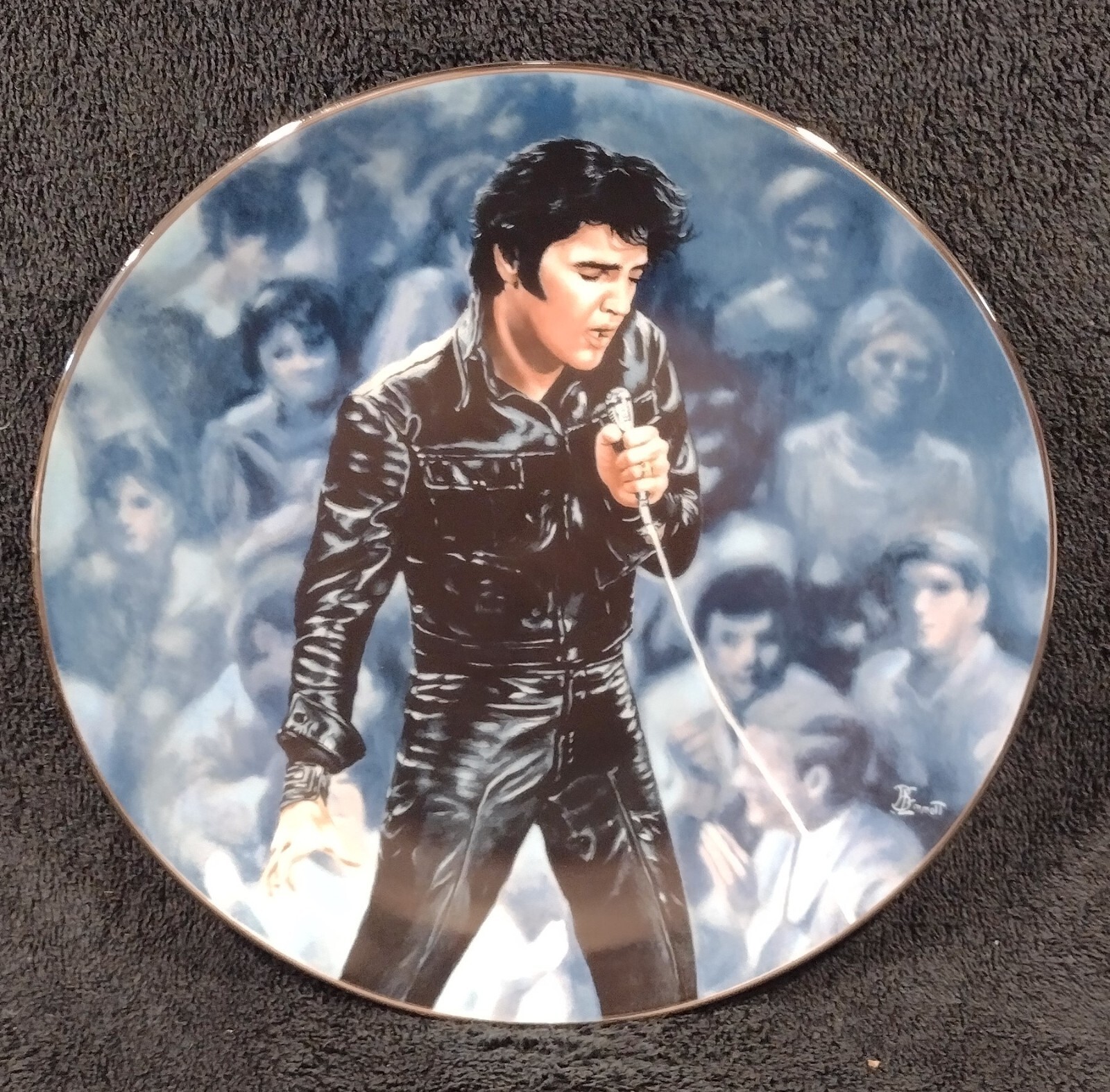 Vintage 68 Comeback Special By Delphi. #6992J. 8 1/2” Round.