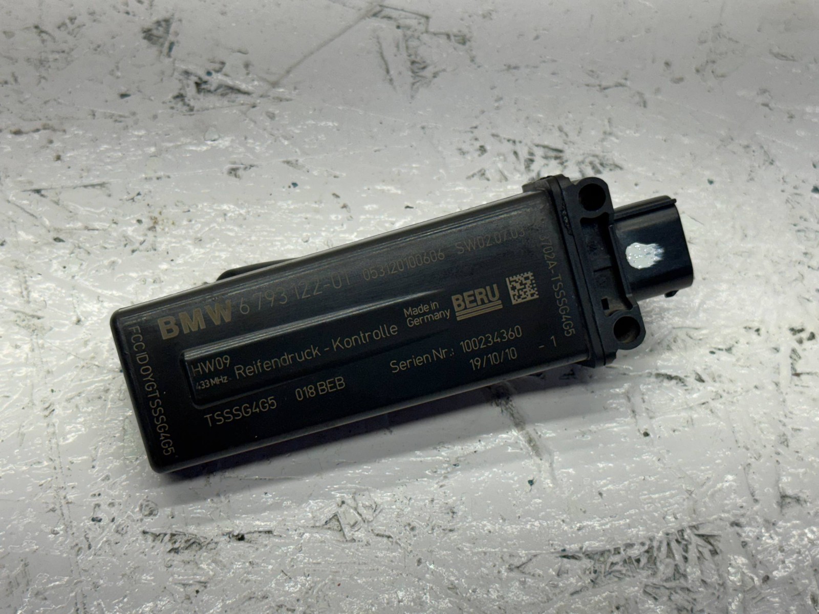 09-13 OEM BMW TPMS ANTENNA TIRE PRESSURE MODULE E60 E88 E89 E90 E91 E92 6793122