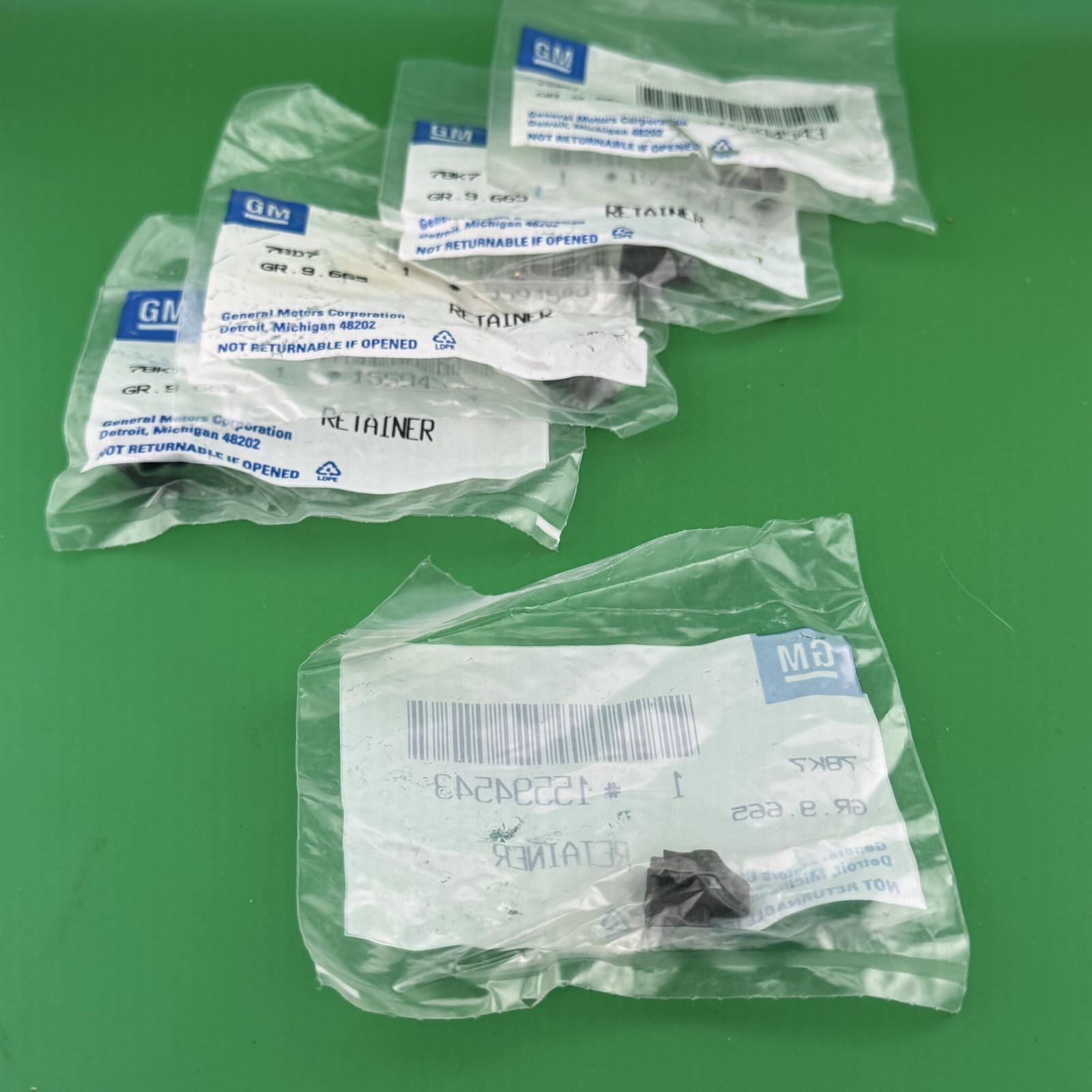 NOS OEM GM Panel Retainer Clips 98-03 S10 98-02 Sonoma 15594543 Lot of 5 NOS OEM GM Panel Retainer Clips 98-03 S10 98-02 Sonoma 15594543 Lot of 5