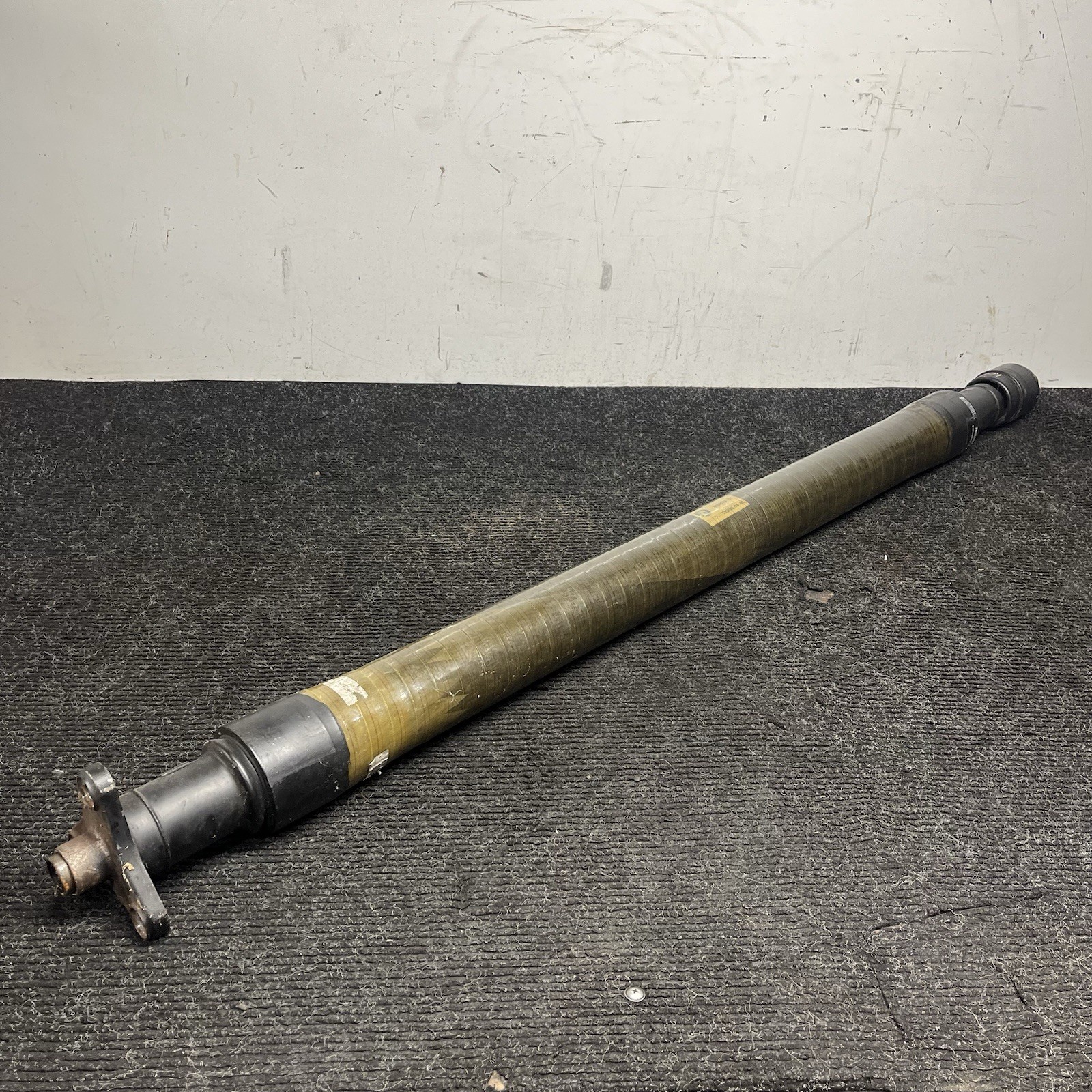 ☑️ 15-18 OEM BMW F80 F82 F83 M3 M4 Rear Driveshaft Single Carbon Fiber