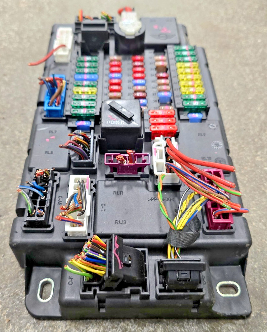 13-14 Mini Countryman R60 Interior Fuse Box BCM Control Module 61.35 9812535-01