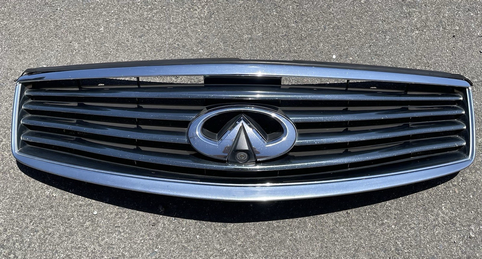 08-15 2008-2015 Infiniti EX35 EX37 Front Upper Radiator Grille W Camera Read