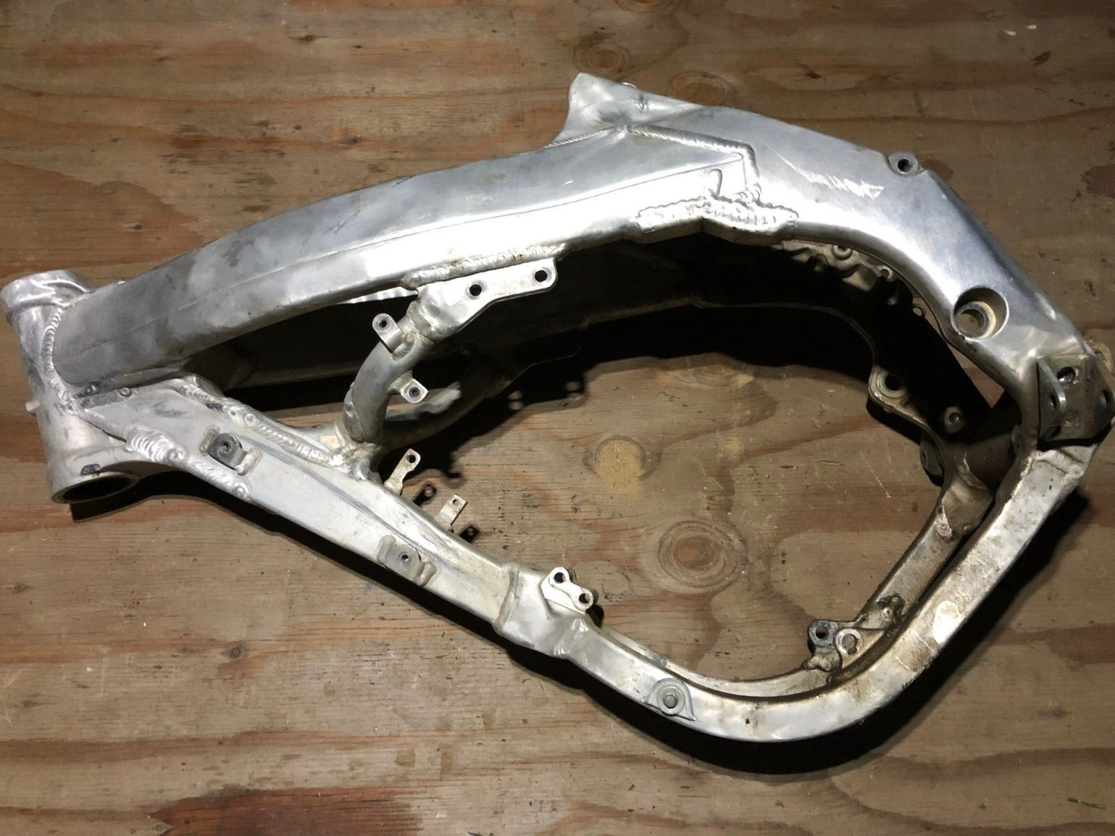 2002 02 Honda Crf450r Crf450 Crf 450 Main Frame Assembly Chassis Body Support 