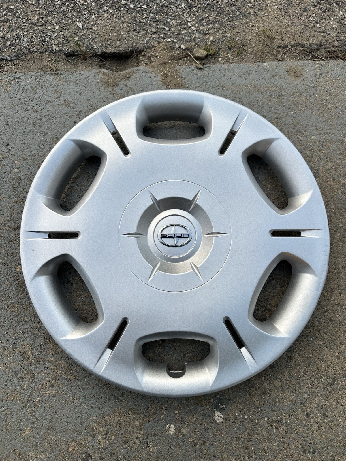 One 08–15 Scion XB XD  16” Hubcap Wheel Cover OEM 6 Spoke Nice