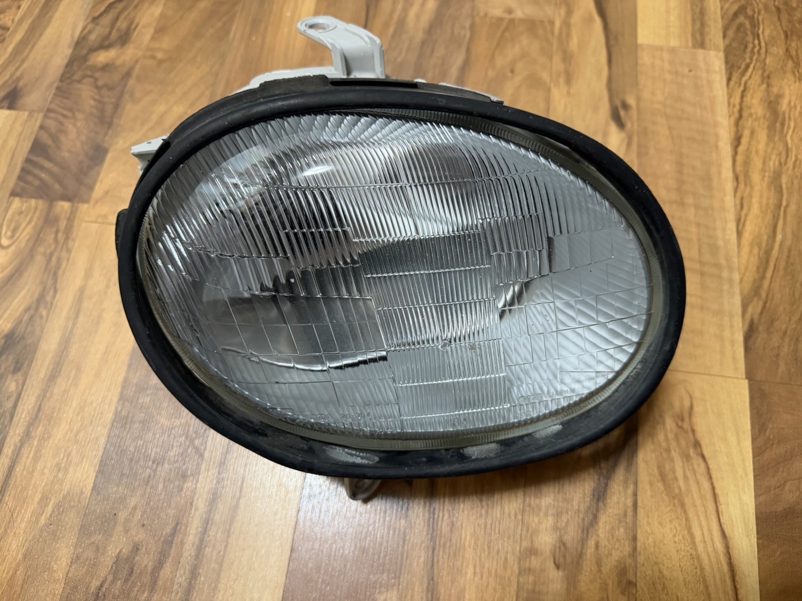  94-99 TOYOTA CELICA Passenger Side OUTER Headlight Assembly Glass Factory OEM 