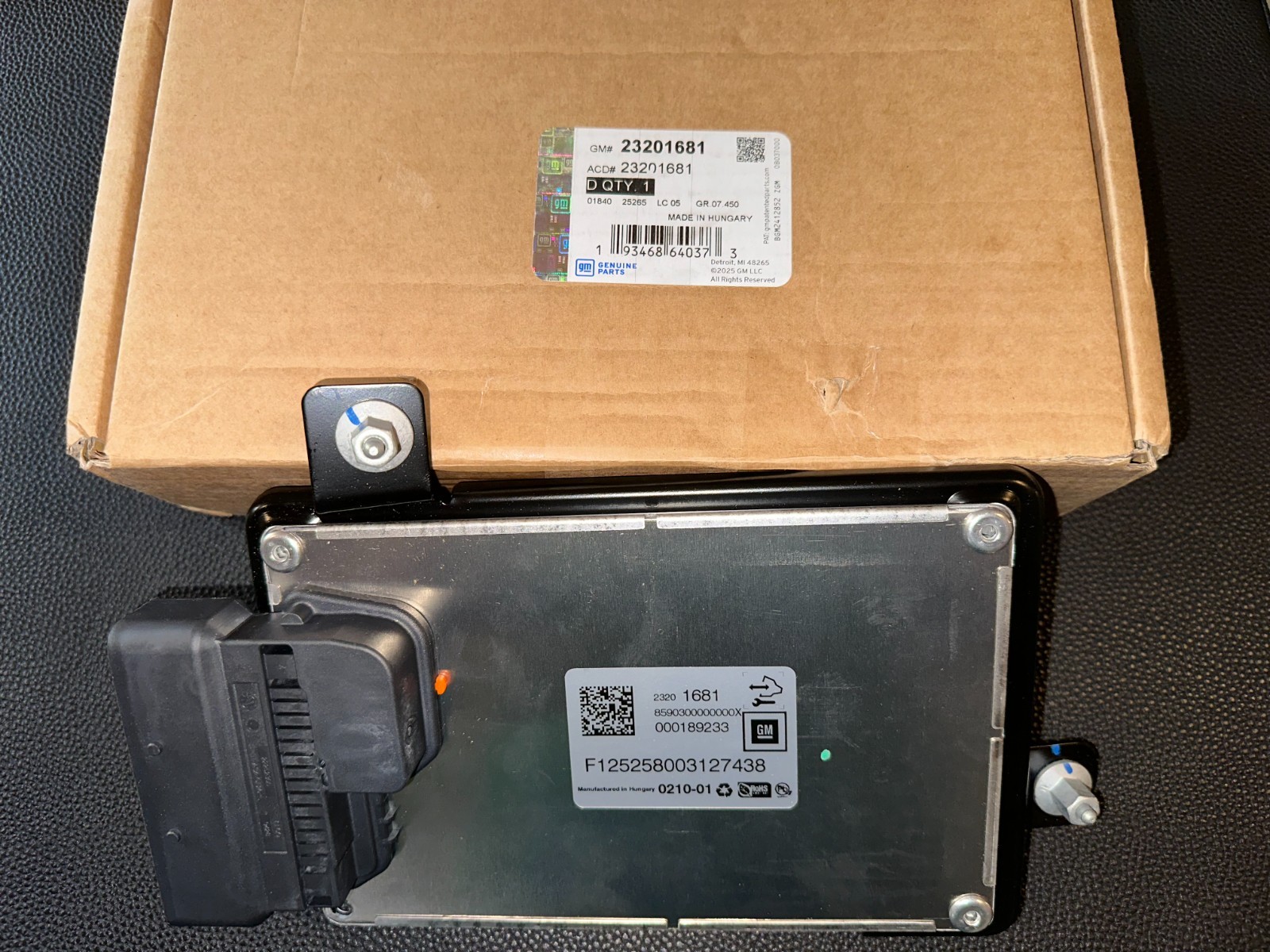 Genuine GM Active Suspension Control Module 23201681 Genuine GM Active Suspension Control Module 23201681