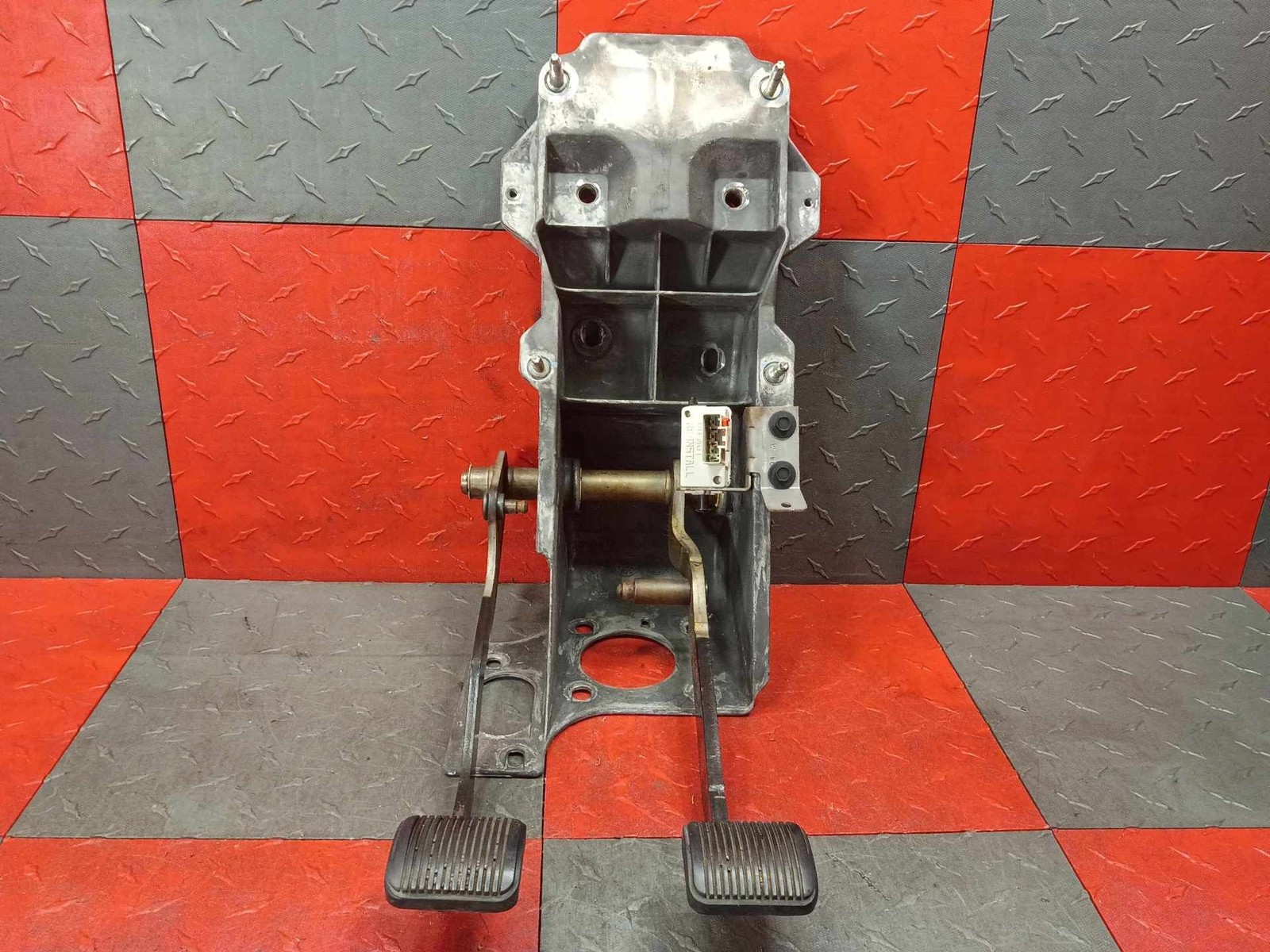 2001-04 Dodge Dakota Manual Transmission Clutch / Brake Pedal Assy Id#55351185Ab