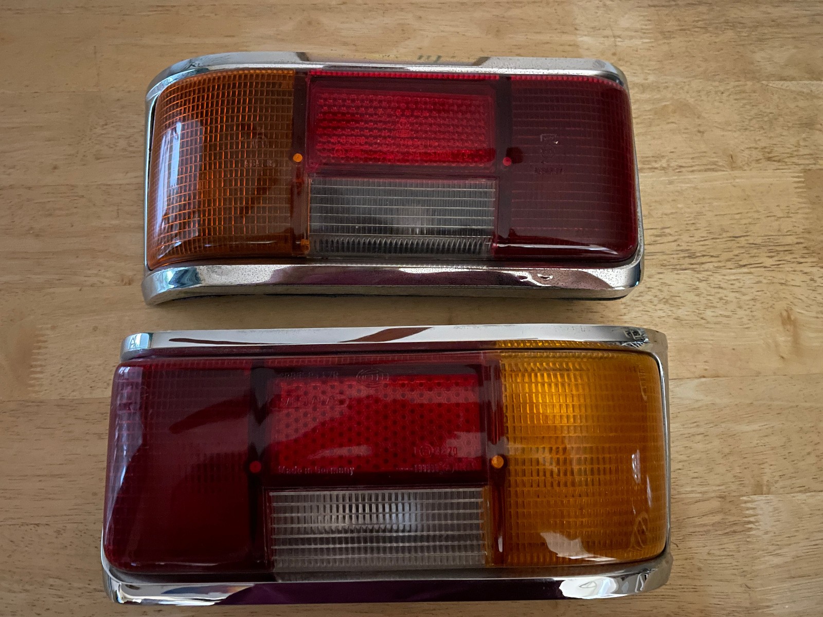 Mercedes Benz Pair Left/Right Hella w114/115 tail lights rear Series 1 1968-1973 Mercedes Benz Pair Left/Right Hella w114/115 tail lights rear Series 1 1968-1973