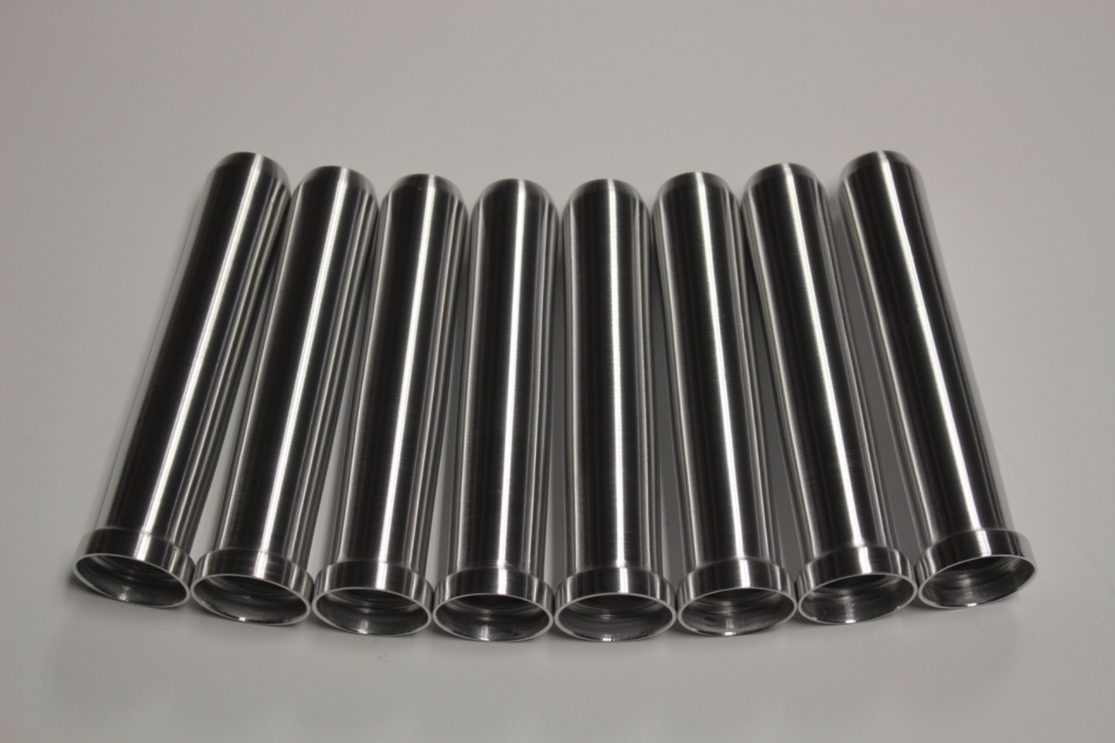 Brand New Aluminum Hemi Spark Plug Tubes, 5.9” Length Under The Head, Set Of 8 Brand New Aluminum Hemi Spark Plug Tubes, 5.9” Length Under The Head, Set Of 8