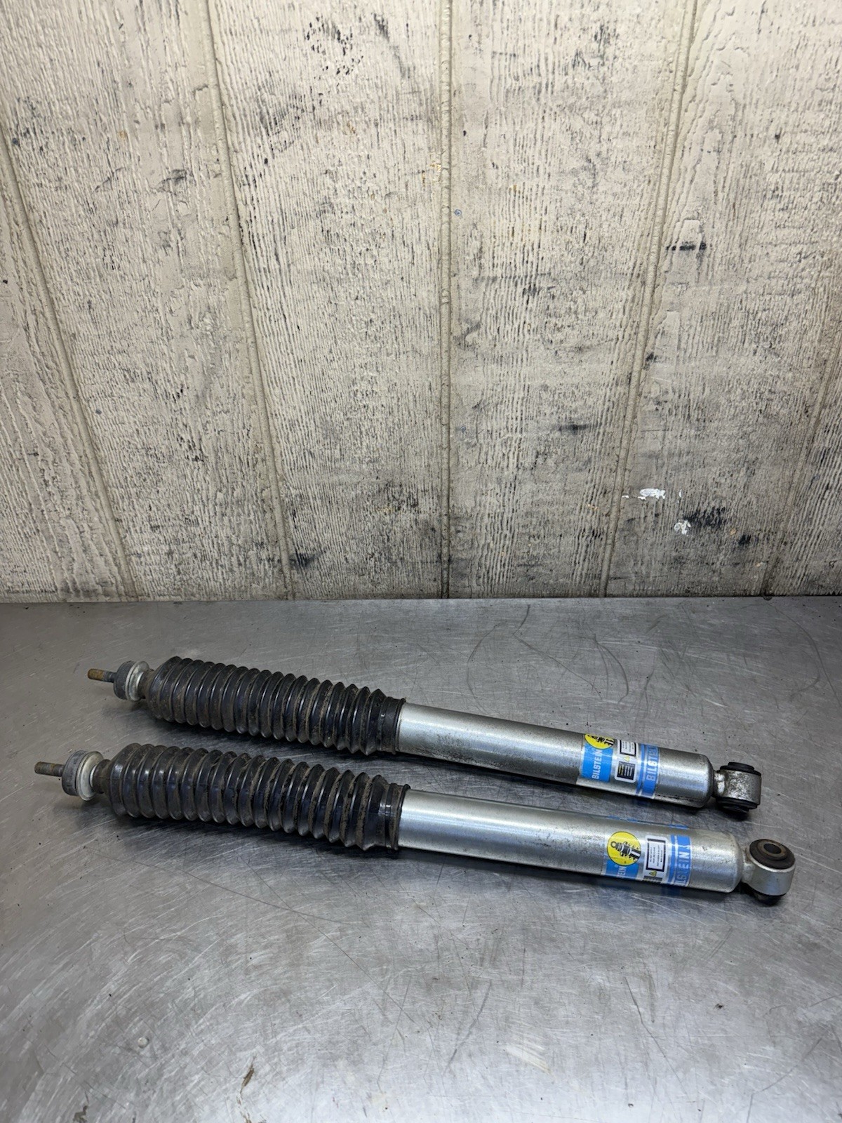 06-16 Ford Superduty 03-12 RAM Bilstein 24-185776 FRONT Shock Absorbers  (2)