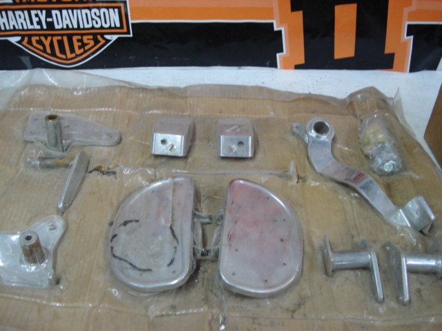 CHROME WERKS RPL HARLEY BT'S & CUSTOM'S CHROME FORWARD CONTROL KIT W/FLOORBOARDS