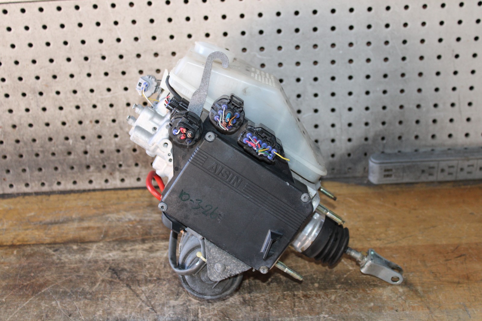 1998-05 Lexus GS300 GS400 GS430 ABS Anti Lock Brake Booster Pump Master Cylinder