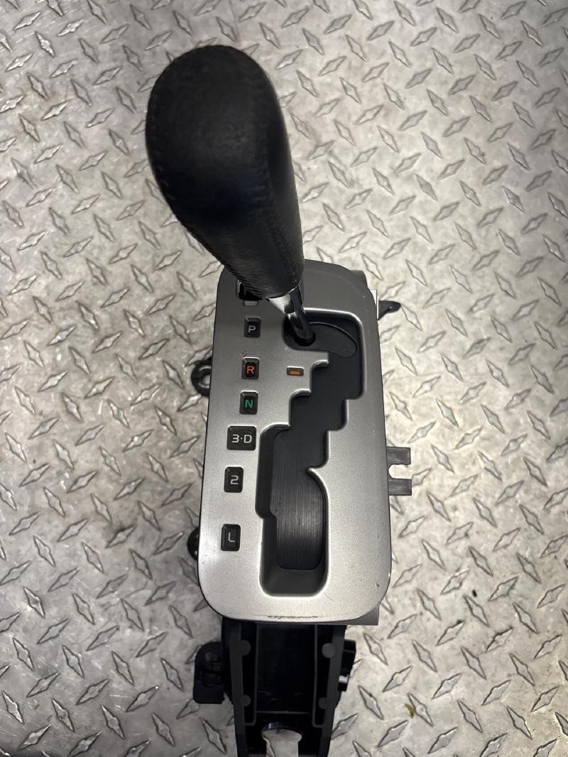 2003-2005 Toyota 4Runner Automatic Trans Floor Gear Shift Shifter Assembly OEM