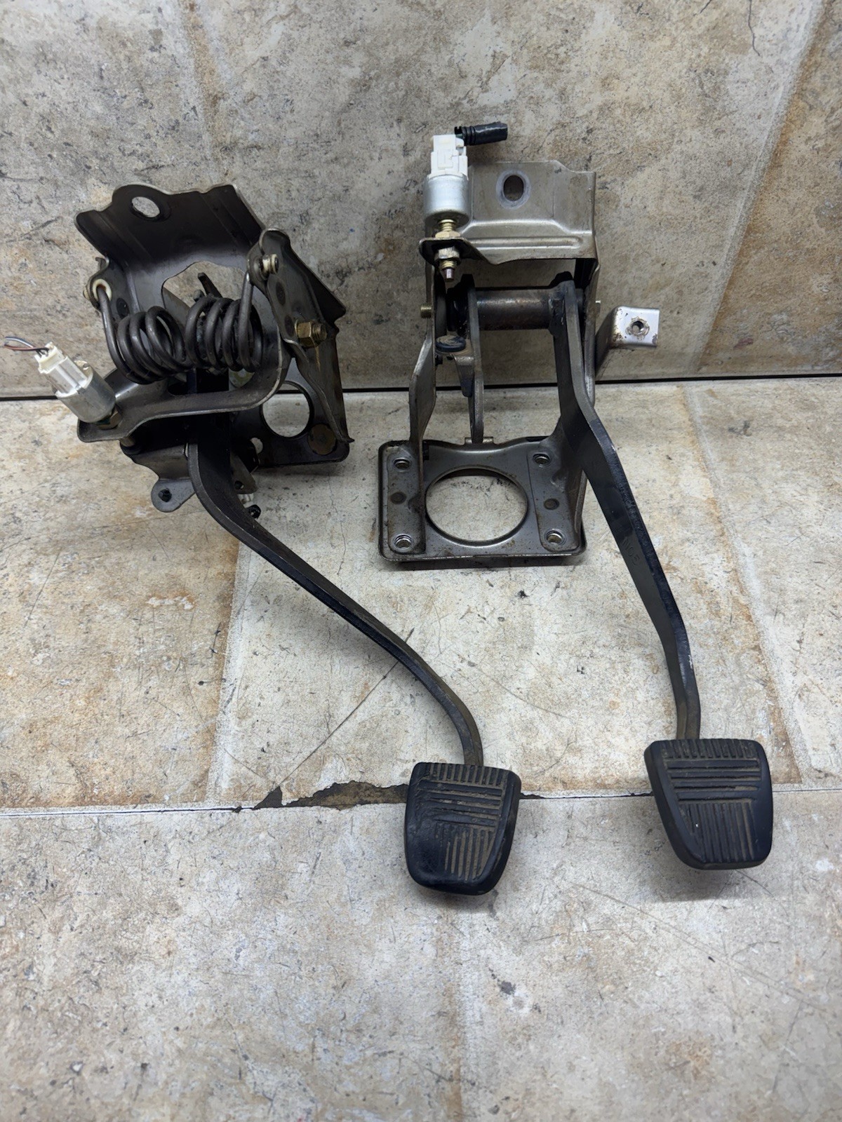 95-04 Toyota Tacoma 96-02 4runner Manual Transmission Clutch Pedal & Brake Pedal