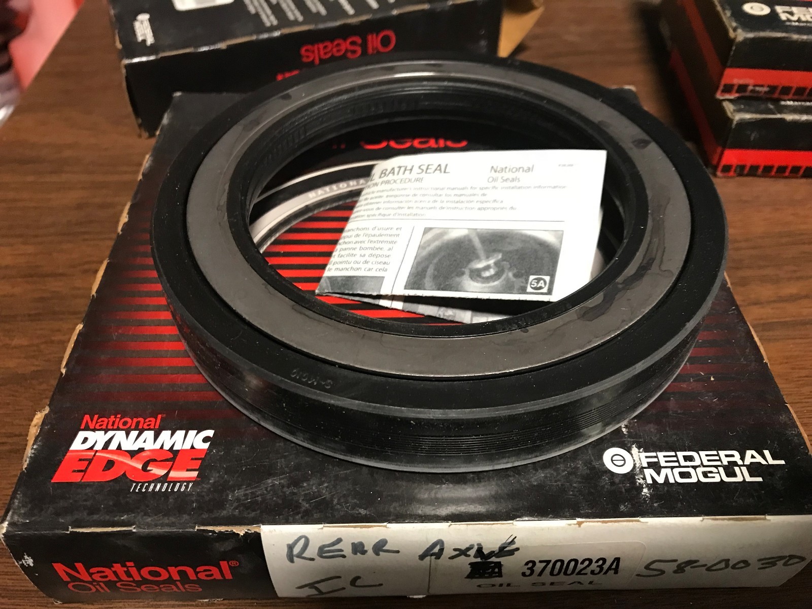 ONE GENUINE FEDERAL MOGUL NATIONAL OIL SEAL 370023A REAR AXLE 