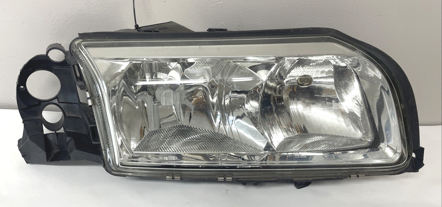 2004-06 Volvo 80 Series RH Passenger Side Halogen Headlight OEM 114-60368R 2004-06 Volvo 80 Series RH Passenger Side Halogen Headlight OEM 114-60368R