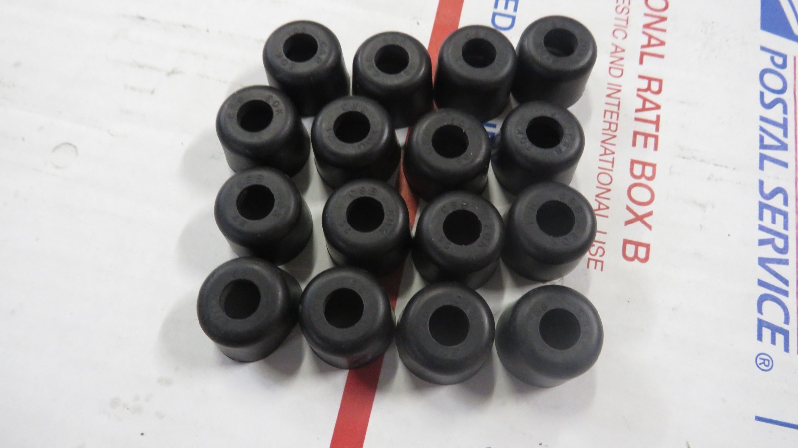 16 Umbrella Valve Seals  Fit Many Chevy Ford Pontiac Engines With 11/32\