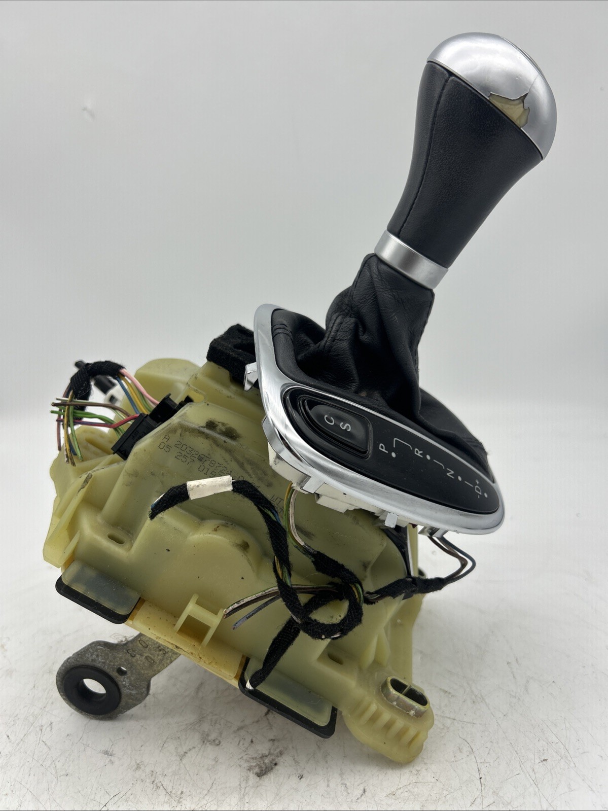 03-09 Mercedes W203 W209 C230 CLK350 Floor Gear Shifter Selector A2032678724 Oem
