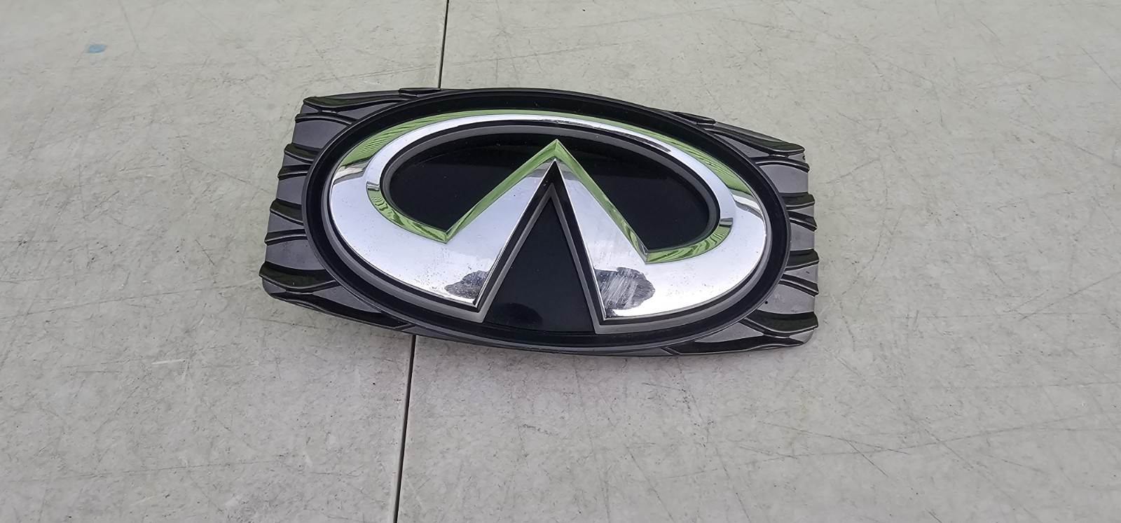 2017-2018 INFINITI Q60 RWD Front Center Grille Illuminated Emblem Unit OEM 2017-2018 INFINITI Q60 RWD Front Center Grille Illuminated Emblem Unit OEM