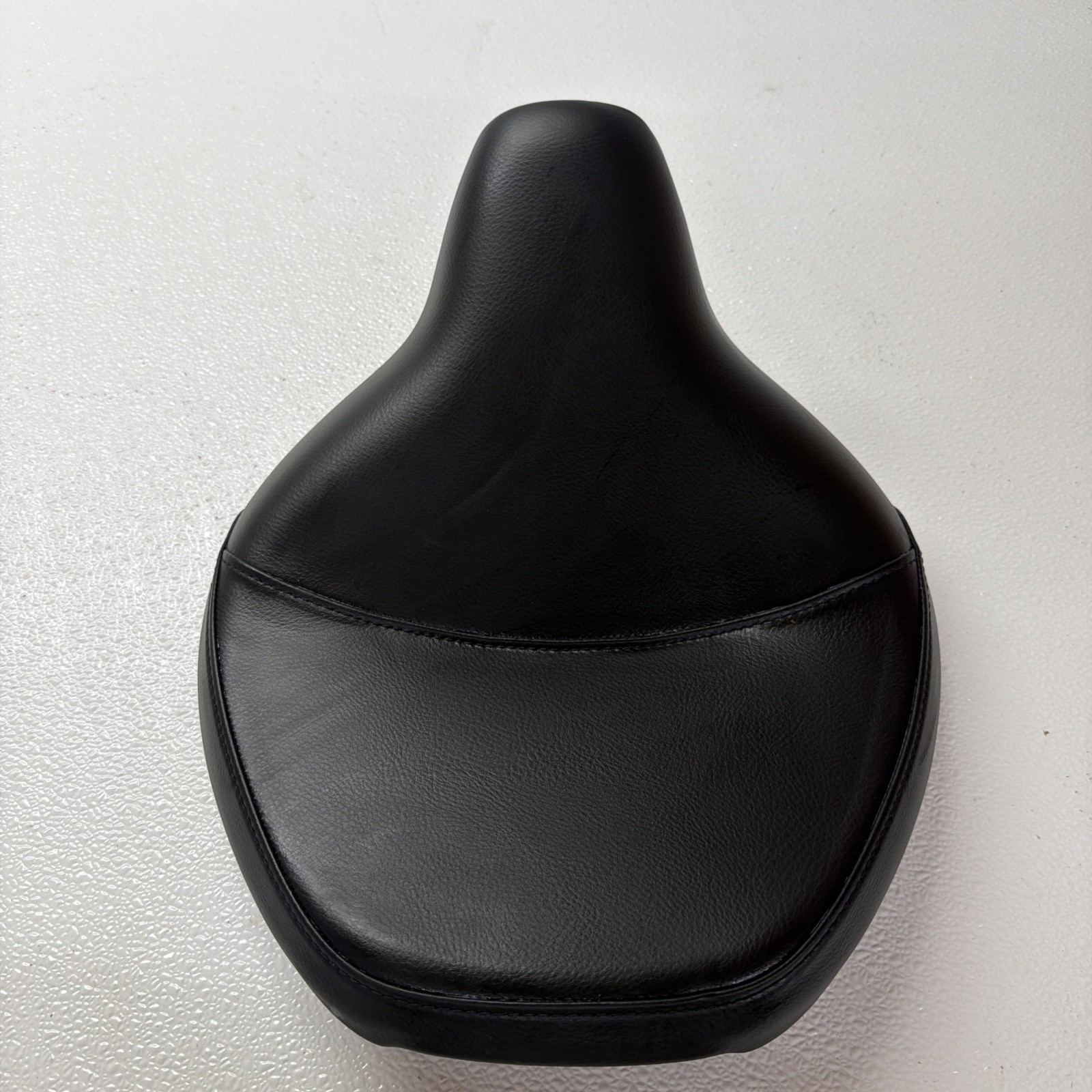 Triumph Bonneville Bobber Seat 2017 - 2022 T2305544 Triumph Bonneville Bobber Seat 2017 - 2022 T2305544