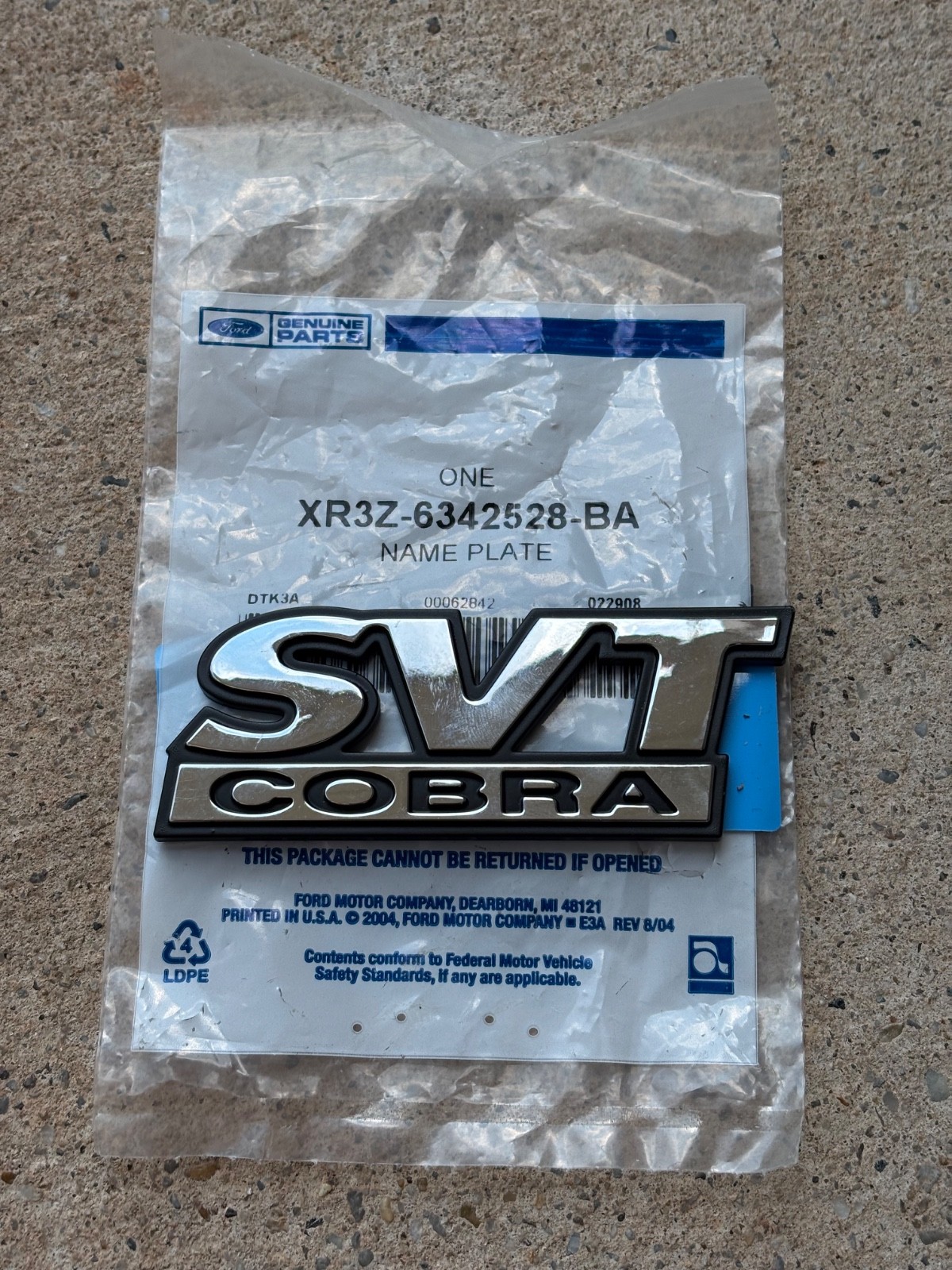 NOS 1999 2000 2001 FORD MUSTANG SVT COBRA R DECK LID EMBLEM OEM XR3Z-6342528-BA NOS 1999 2000 2001 FORD MUSTANG SVT COBRA R DECK LID EMBLEM OEM XR3Z-6342528-BA
