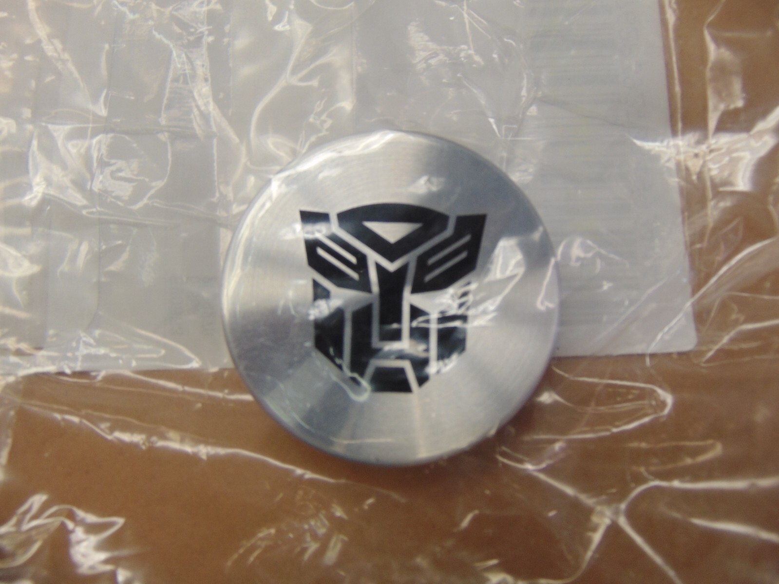 2010-2013 CHEVROLET CAMARO TRANSFORMERS EDITION CENTER CAP 19213573 2010-2013 CHEVROLET CAMARO TRANSFORMERS EDITION CENTER CAP 19213573