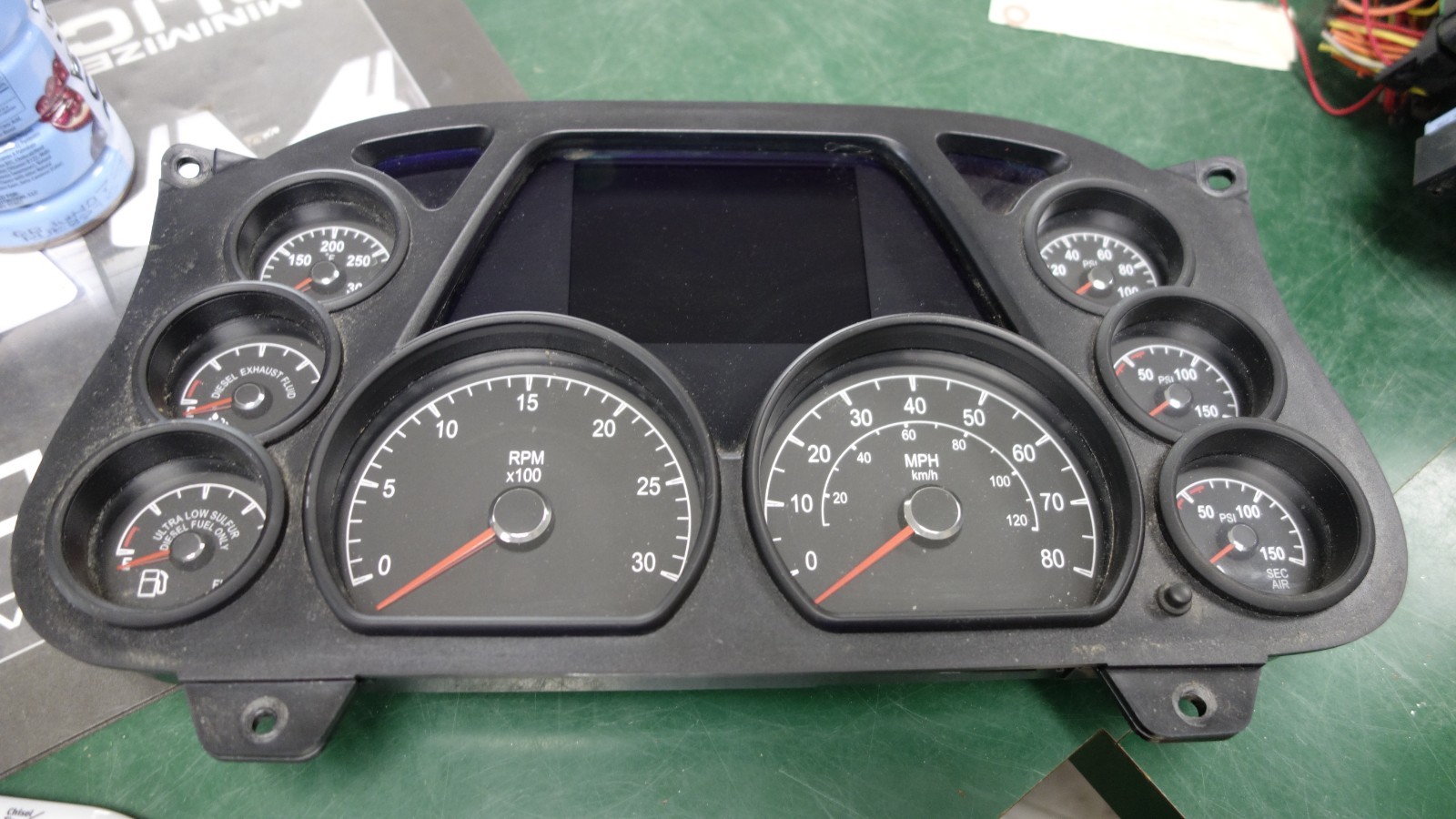 Q43-6080-1-2-021B  2020 Peterbilt 579 Speedometer Cluster
