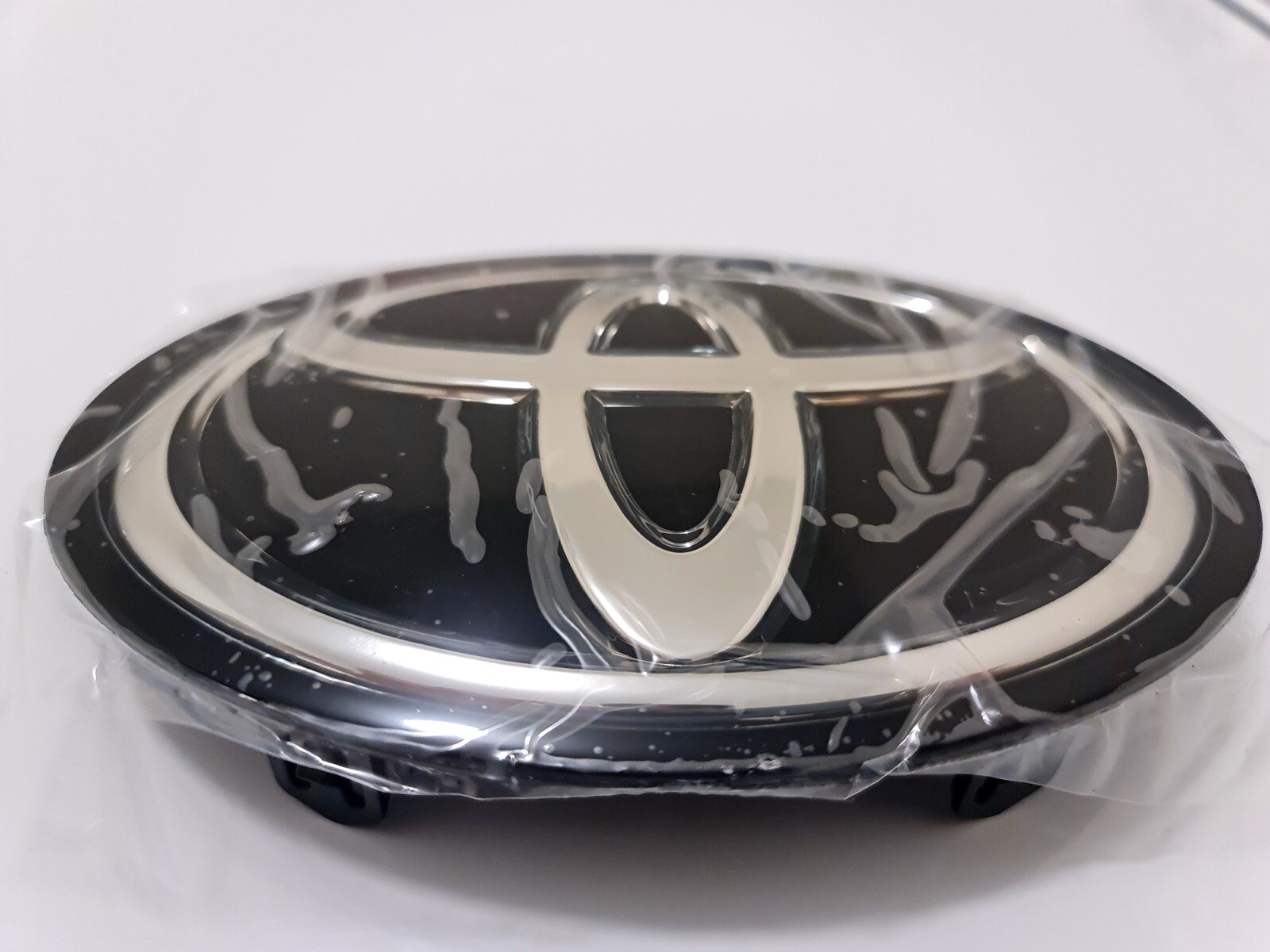 Toyota Avalon 2019 2020 2021 Front Emblem Logo Radar OEM Original 43141-33130