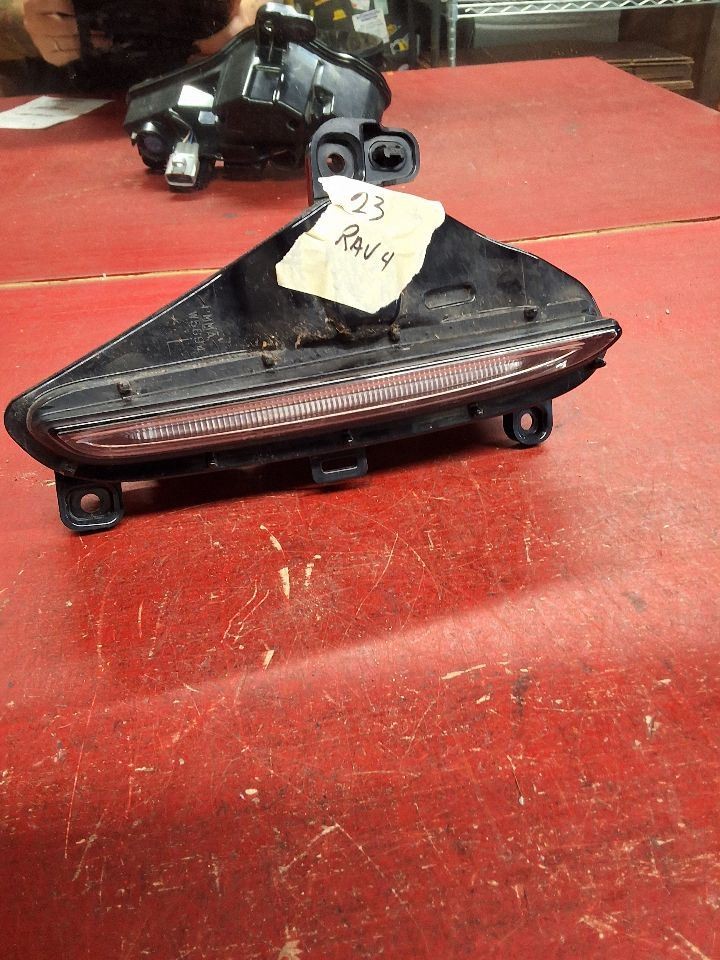 Driver Corner/Park Light Daytime Running Lamps Fits 21-25 RAV4 1078095