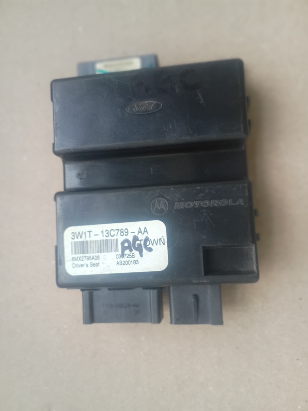 2003-2011 Lincoln Town car Seat Memory Control Module p/n 3W1T-13C789-AA 2003-2011 Lincoln Town car Seat Memory Control Module p/n 3W1T-13C789-AA
